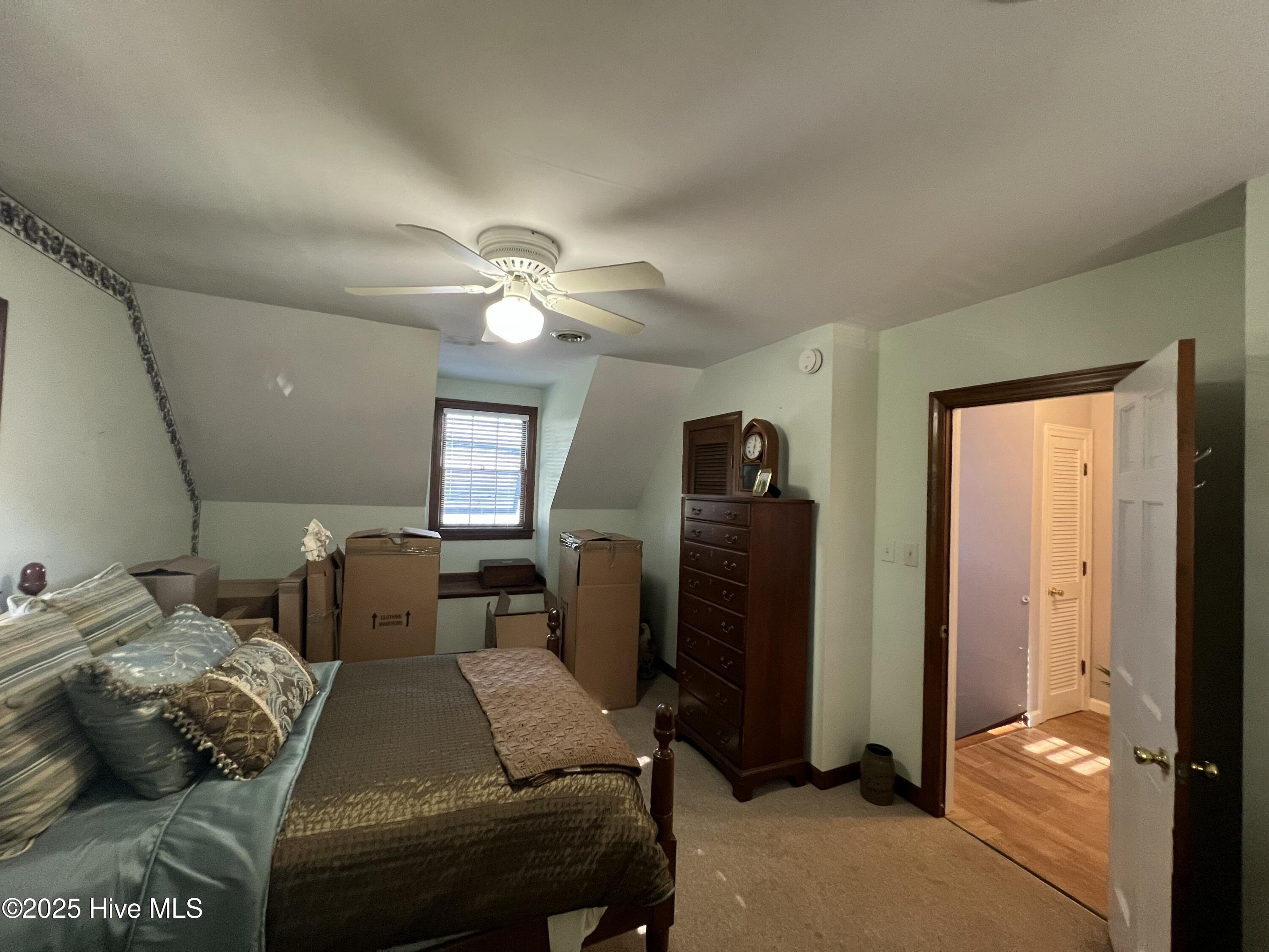 157 S River Drive Property Photo 12