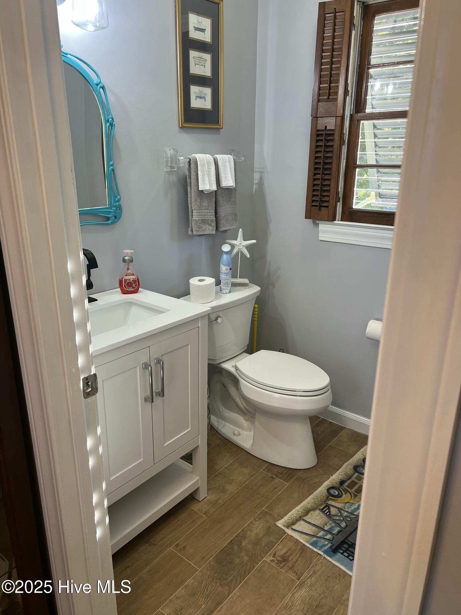157 S River Drive Property Photo 14