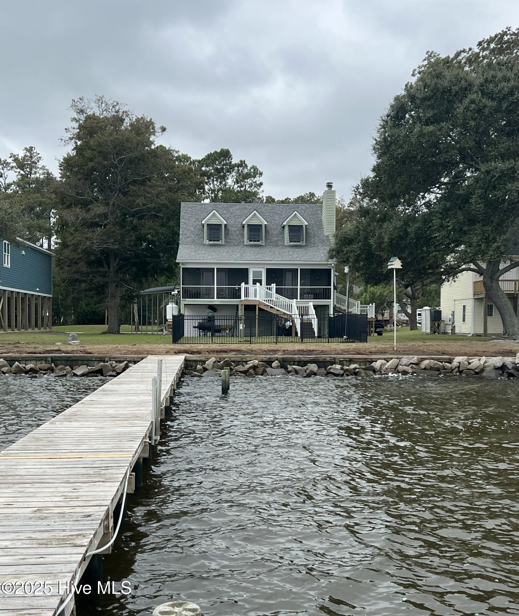 157 S River Drive Property Photo 22