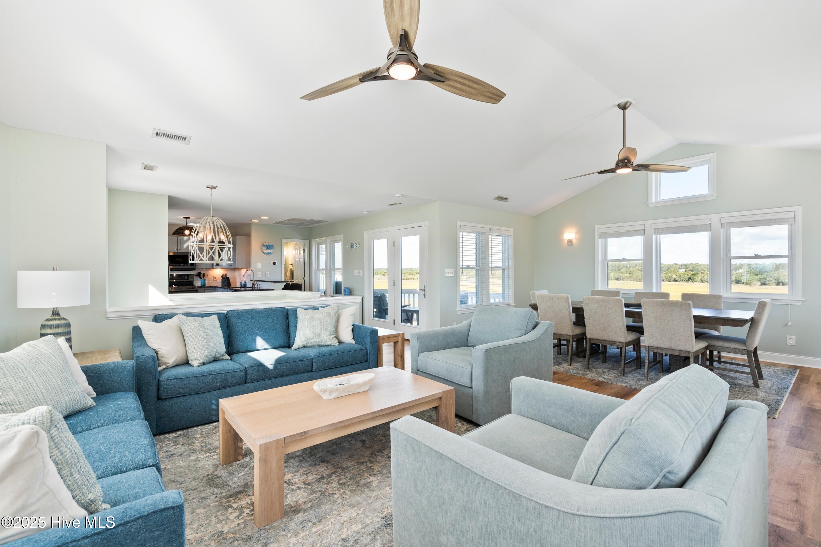 648 Ocean Boulevard W Property Photo 5