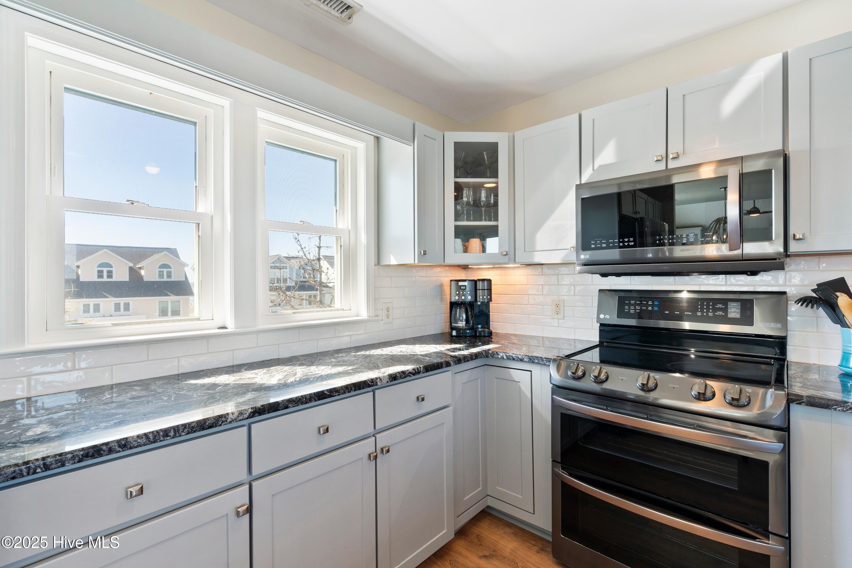 648 Ocean Boulevard W Property Photo 13
