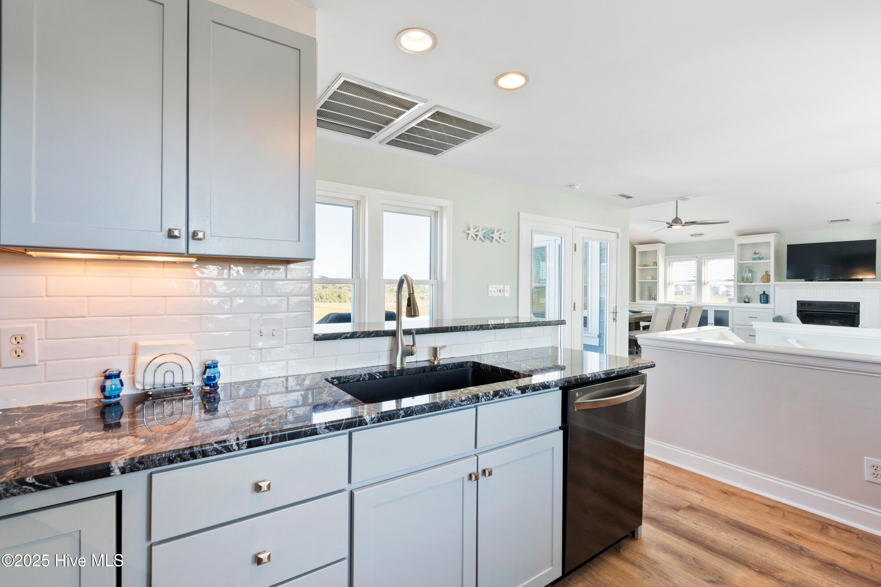 648 Ocean Boulevard W Property Photo 15