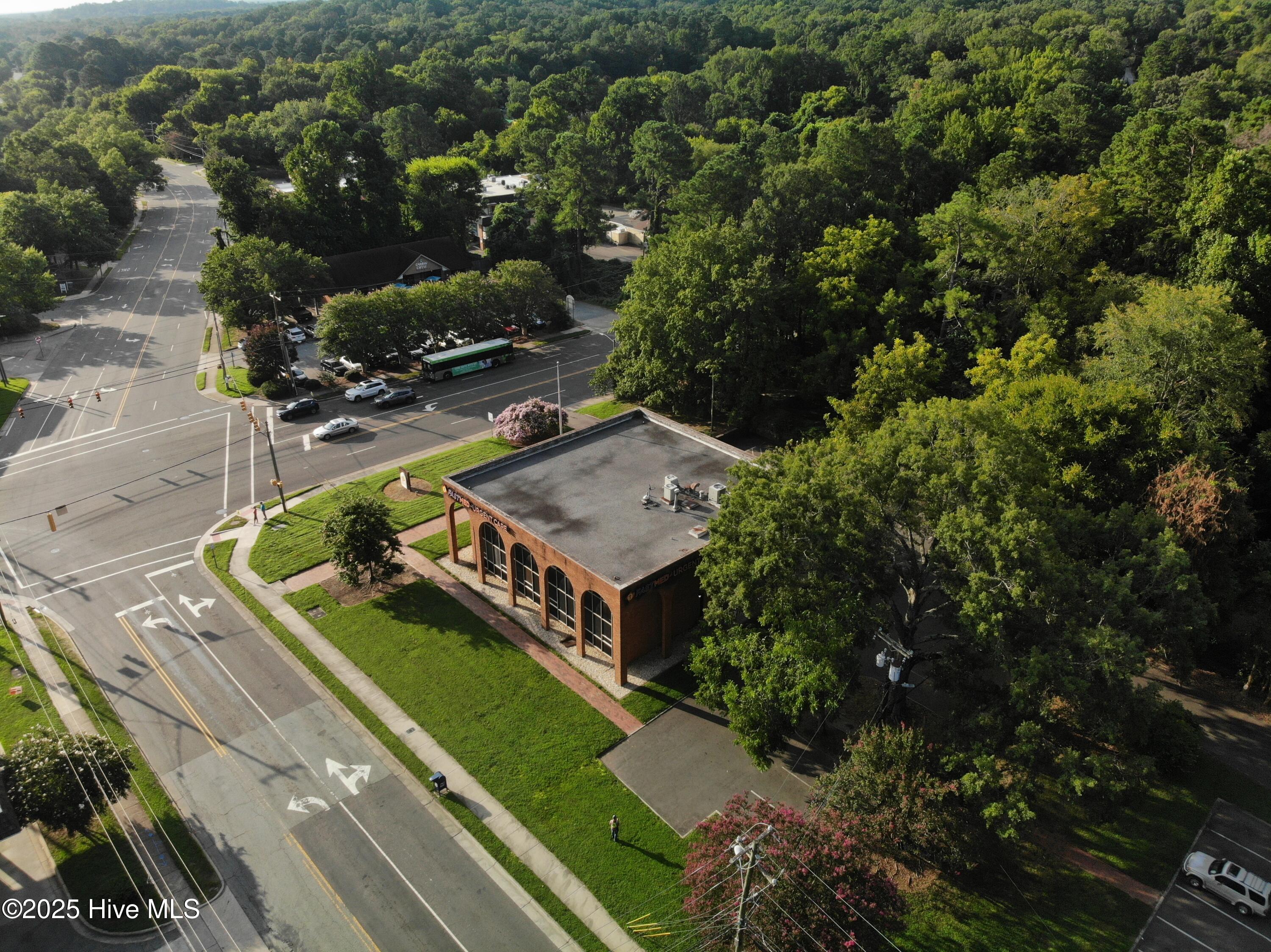 1407 E Franklin Street Property Photo 4