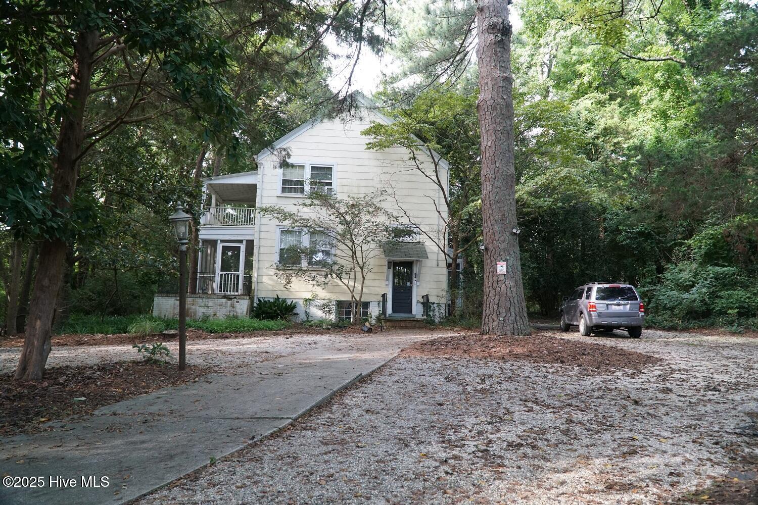 1407 E Franklin Street Property Photo 10