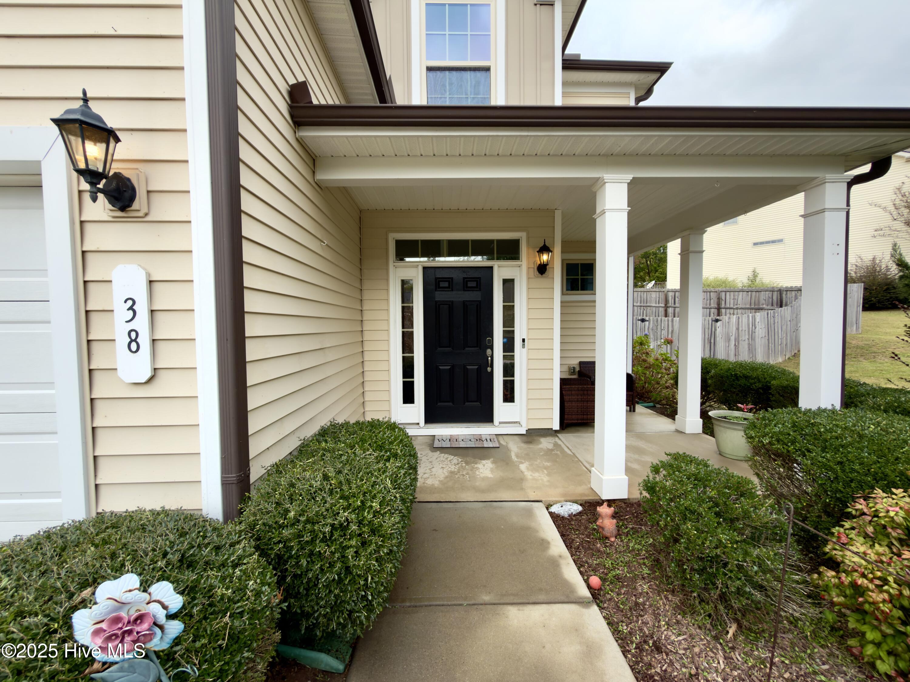 38 Standing Oaks Lane Property Photo 1