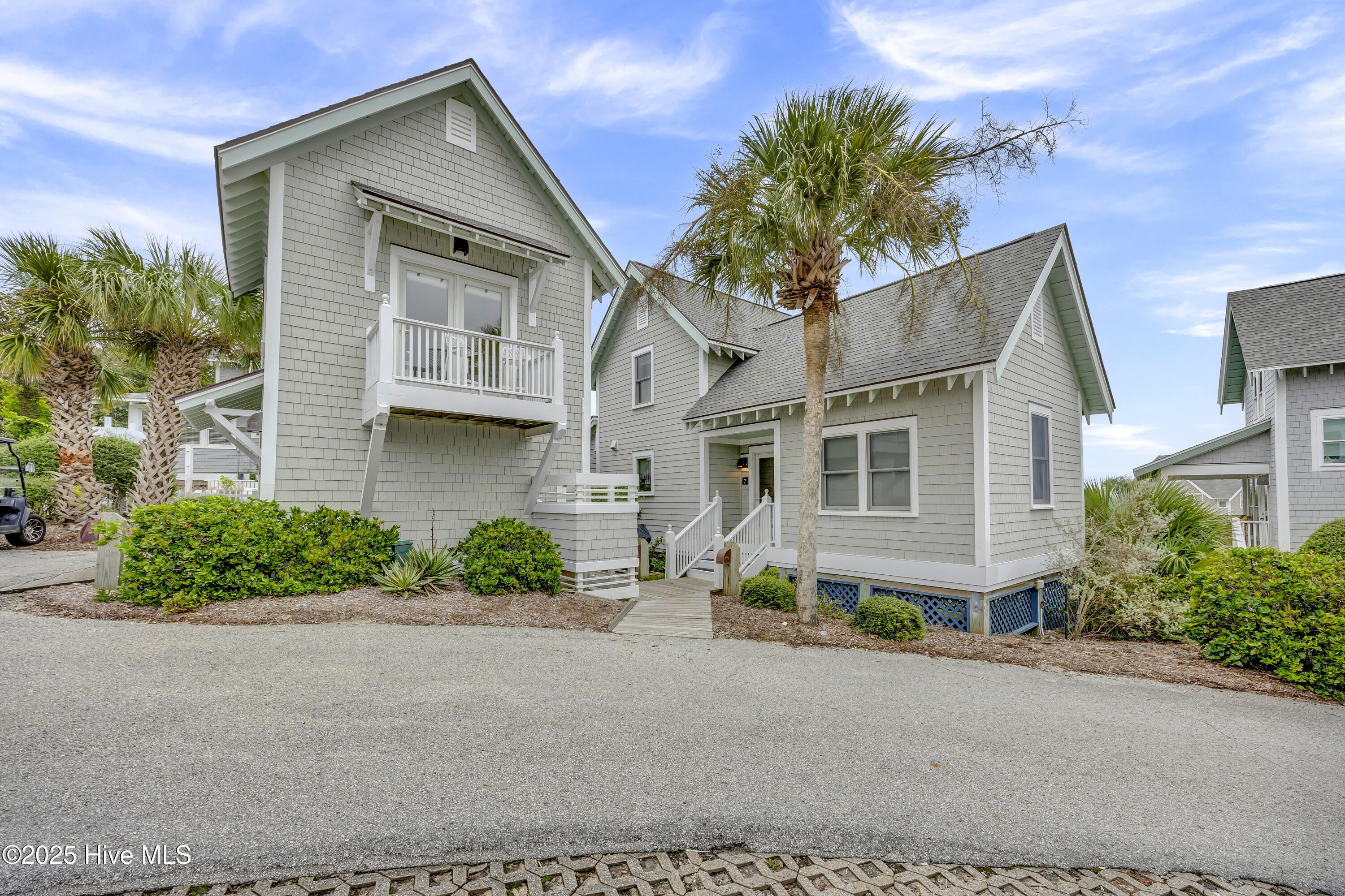 7 Isle Of Skye Crescent Property Photo 1