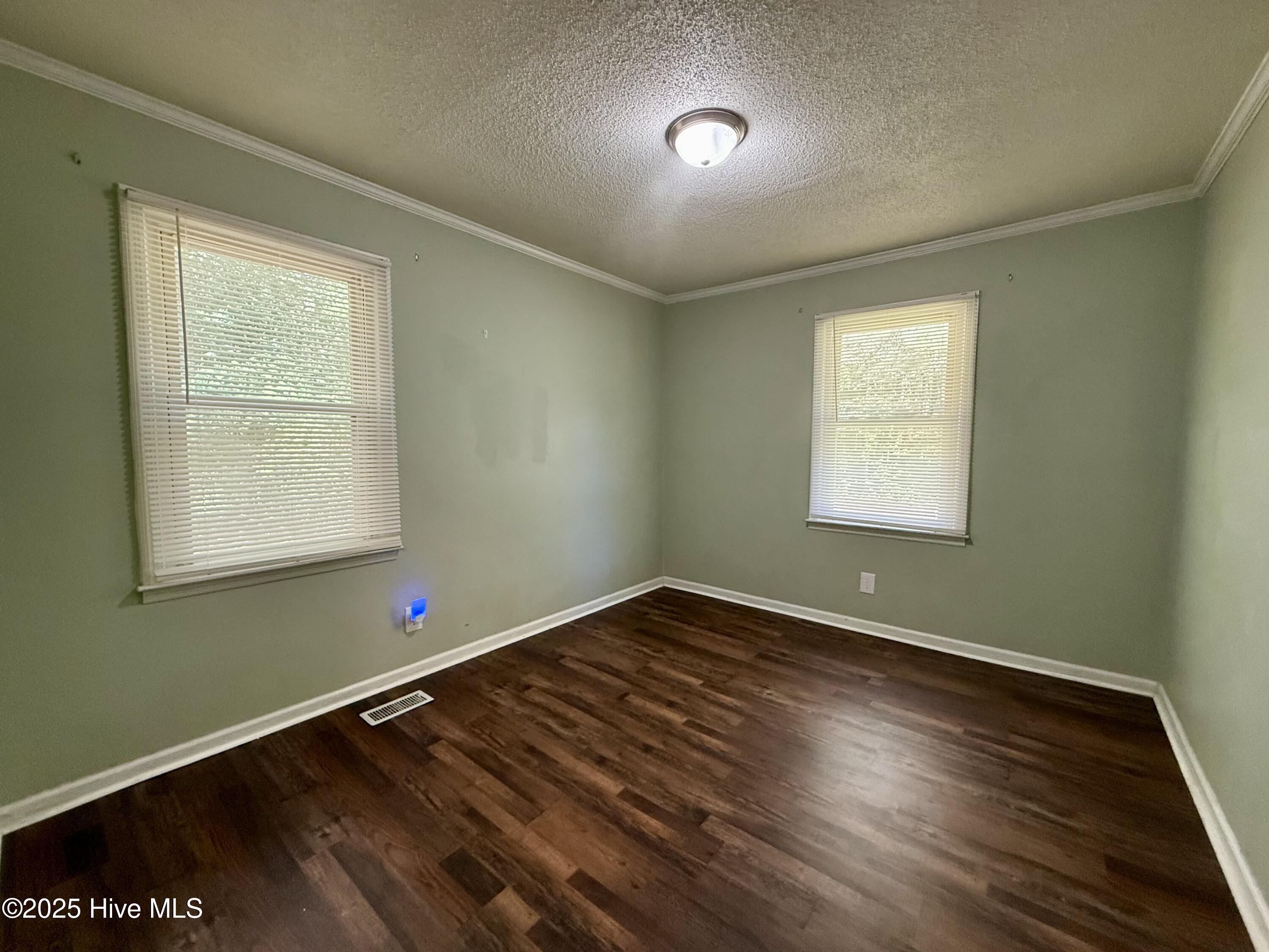 403 Henderson Street Property Photo 33