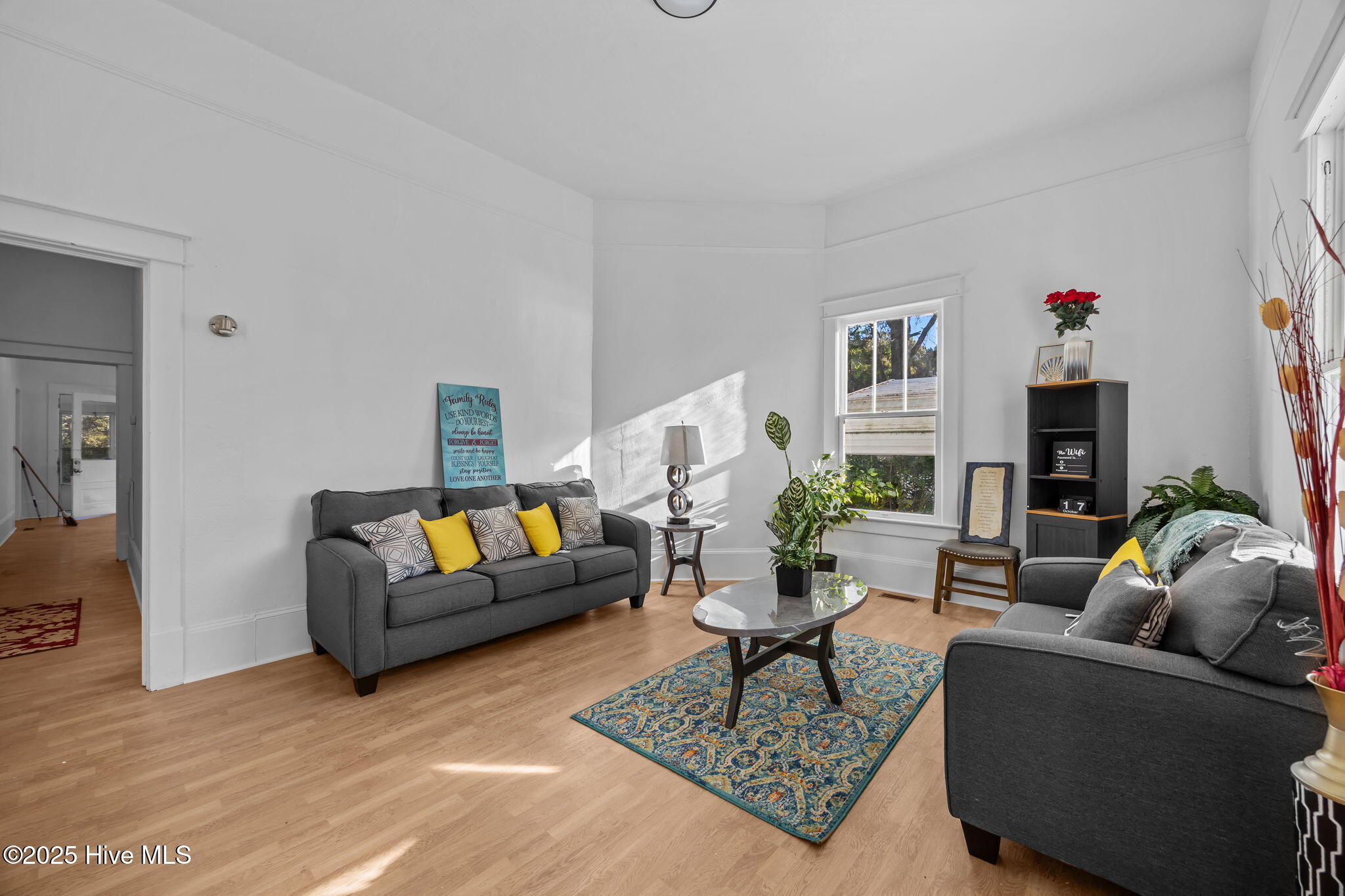 306 W 2nd Street Property Photo 1