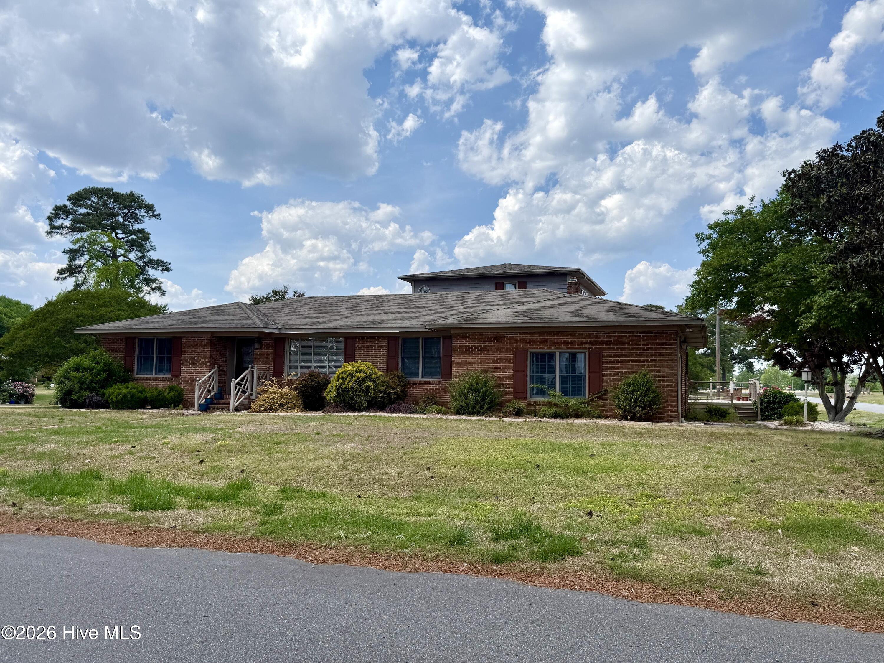 1020 Dixie Trail Property Photo 3