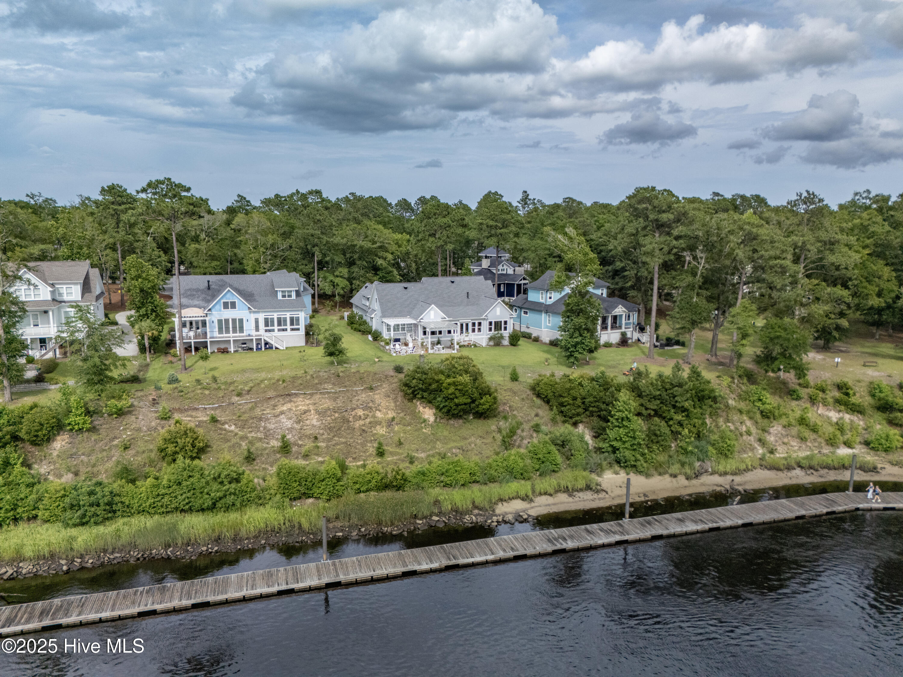 3623 White Cliffs Drive Property Photo 4