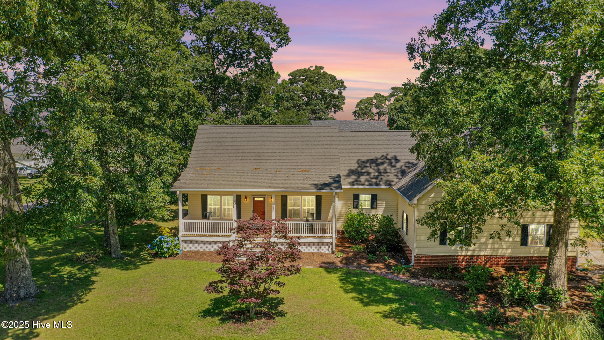 592 Arnolds Beach Road Property Photo 1