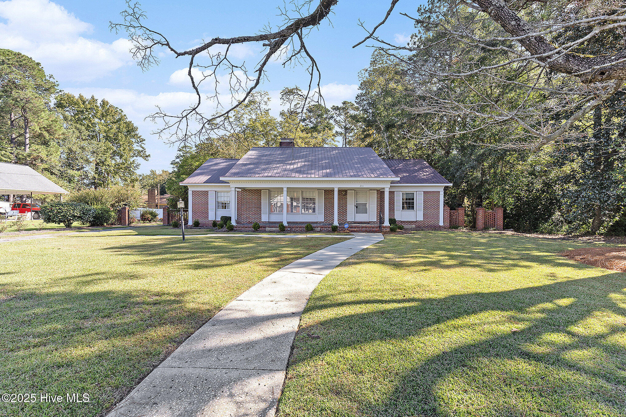 211 Pireway Road Property Photo 3