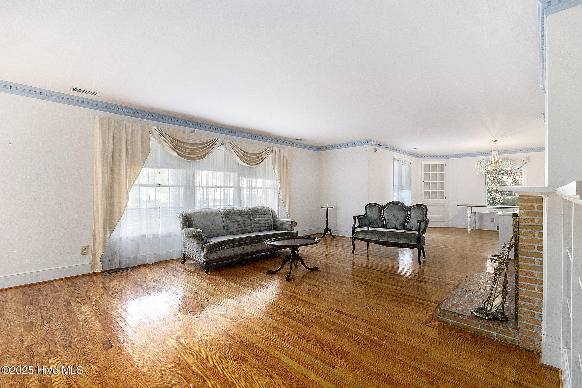 211 Pireway Road Property Photo 7