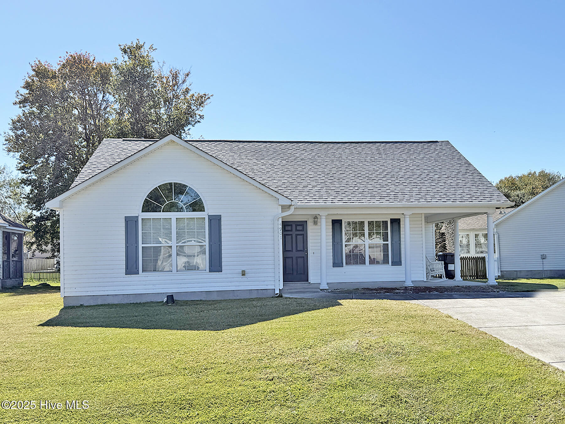 4901 N Hampton Drive Se Property Photo 8