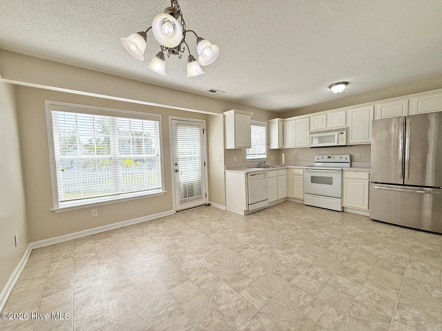 4901 N Hampton Drive Se Property Photo 13
