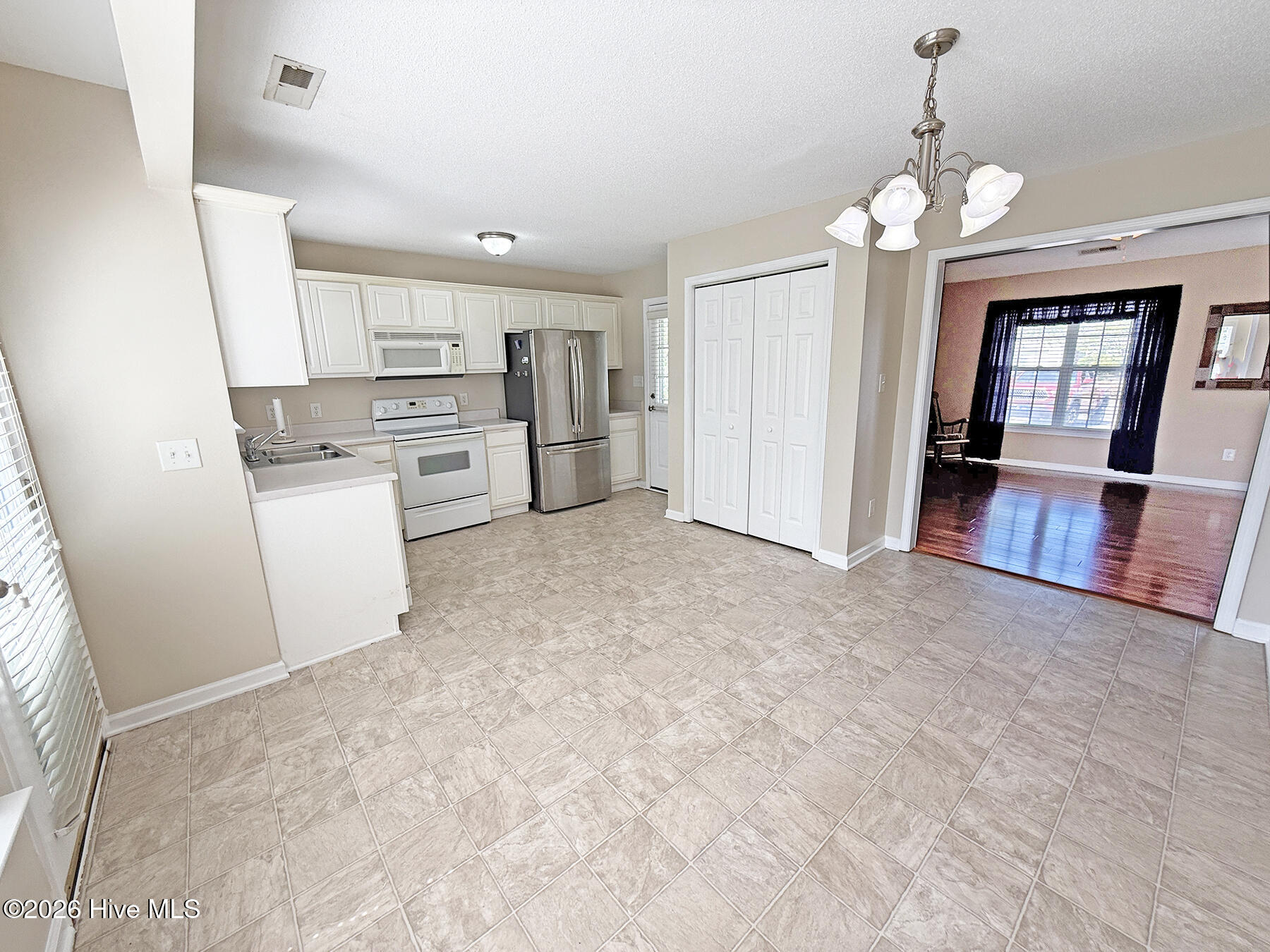 4901 N Hampton Drive Se Property Photo 14
