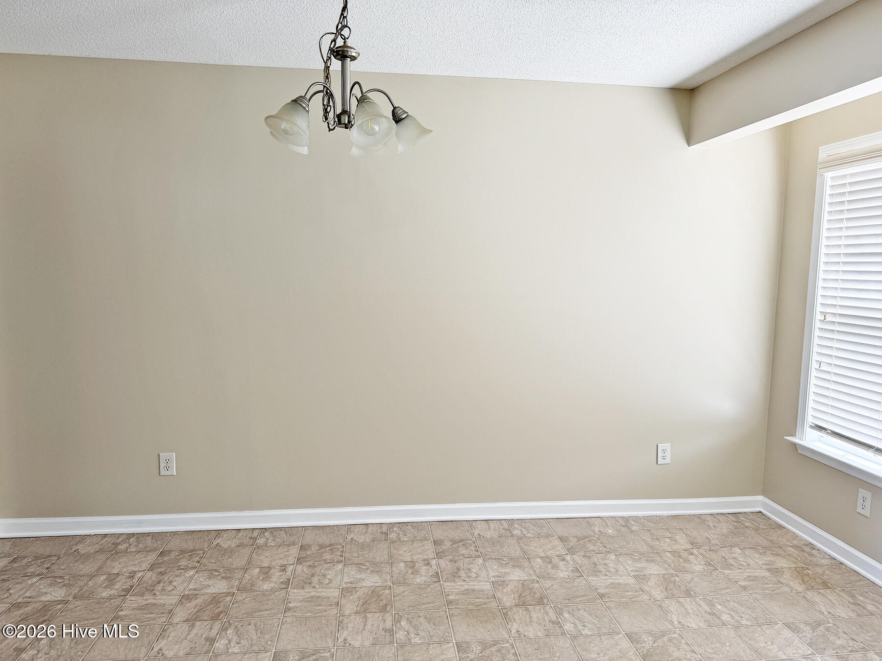 4901 N Hampton Drive Se Property Photo 15