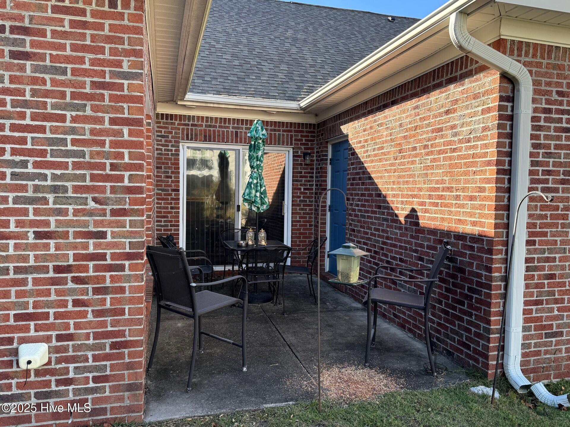 206 Hibiscus Way Property Photo 5