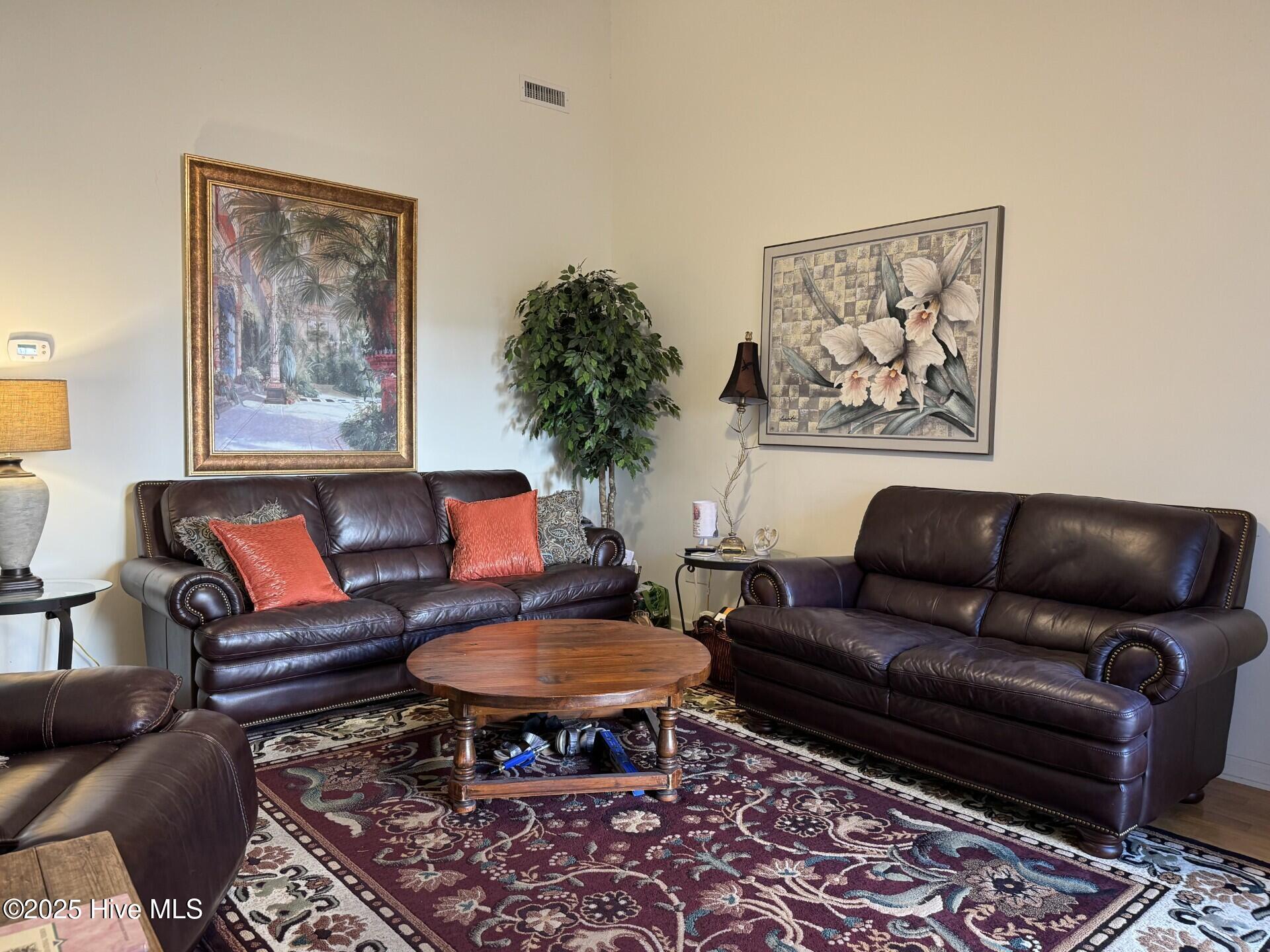 206 Hibiscus Way Property Photo 9
