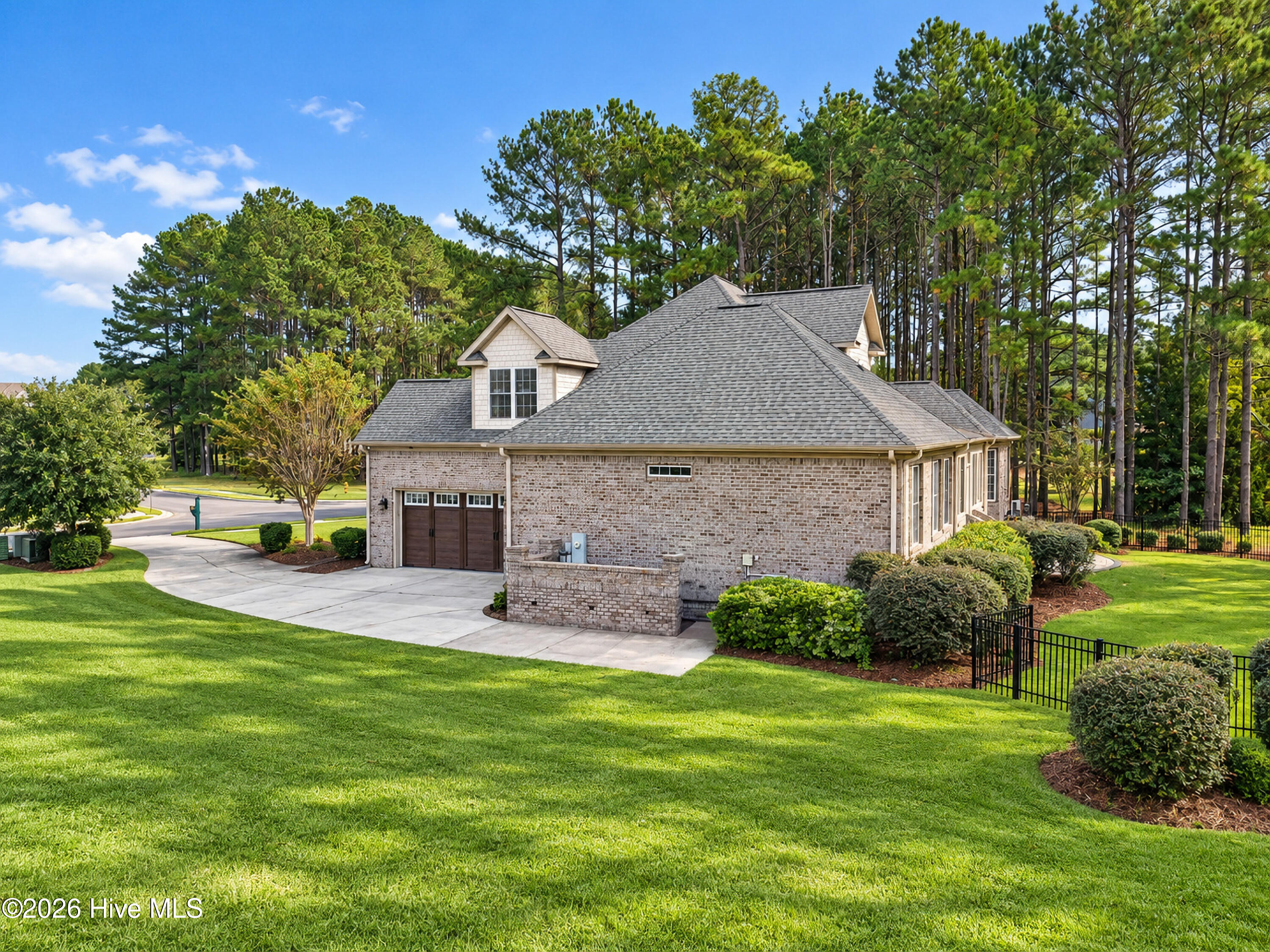 433 Crow Creek Drive Nw Property Photo 3