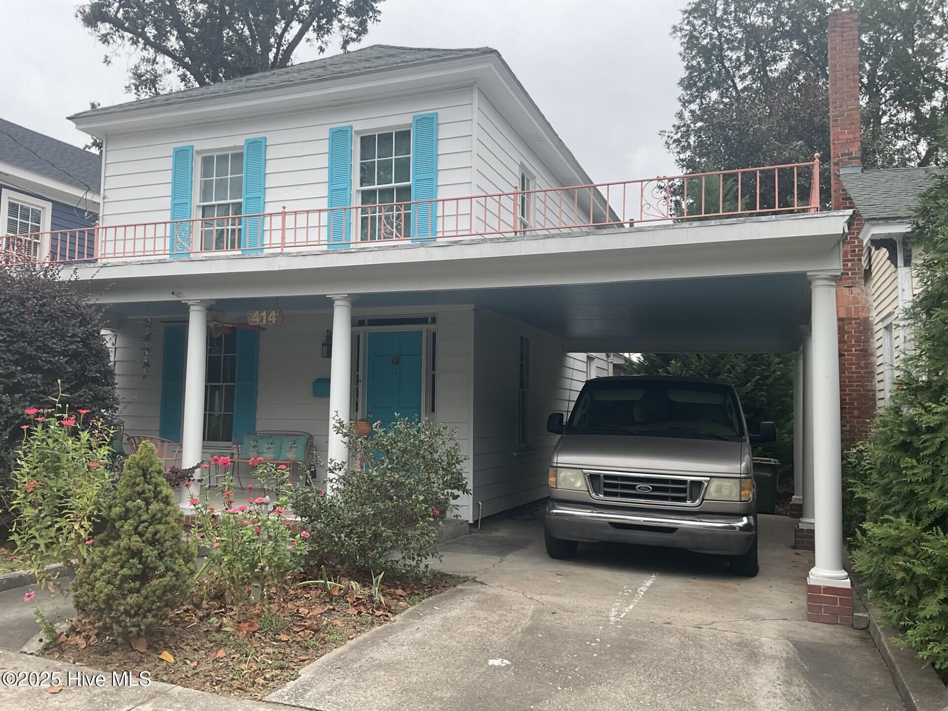 414 E 2nd Street Property Photo 1