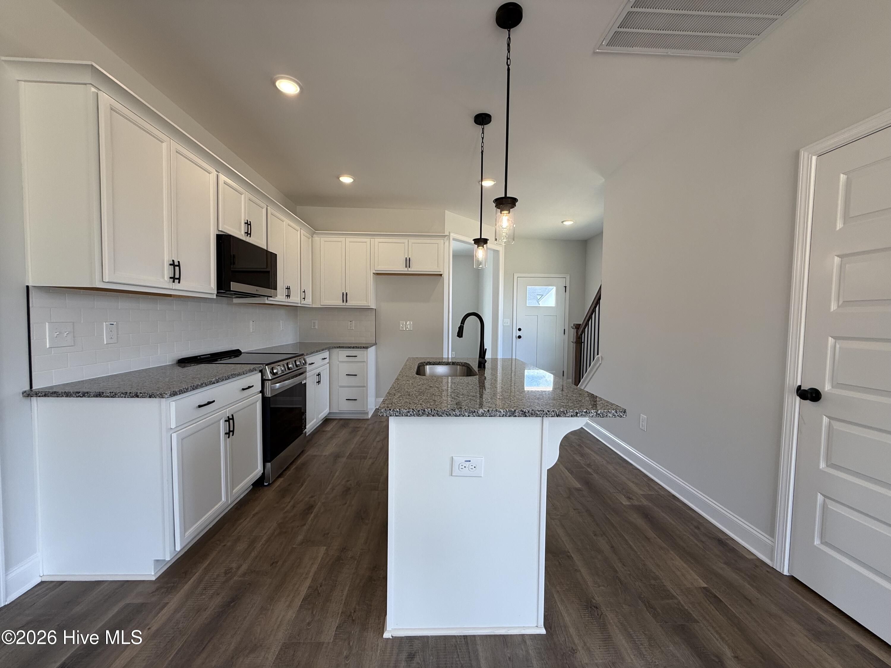 53 Sundrops Trail Property Photo 3