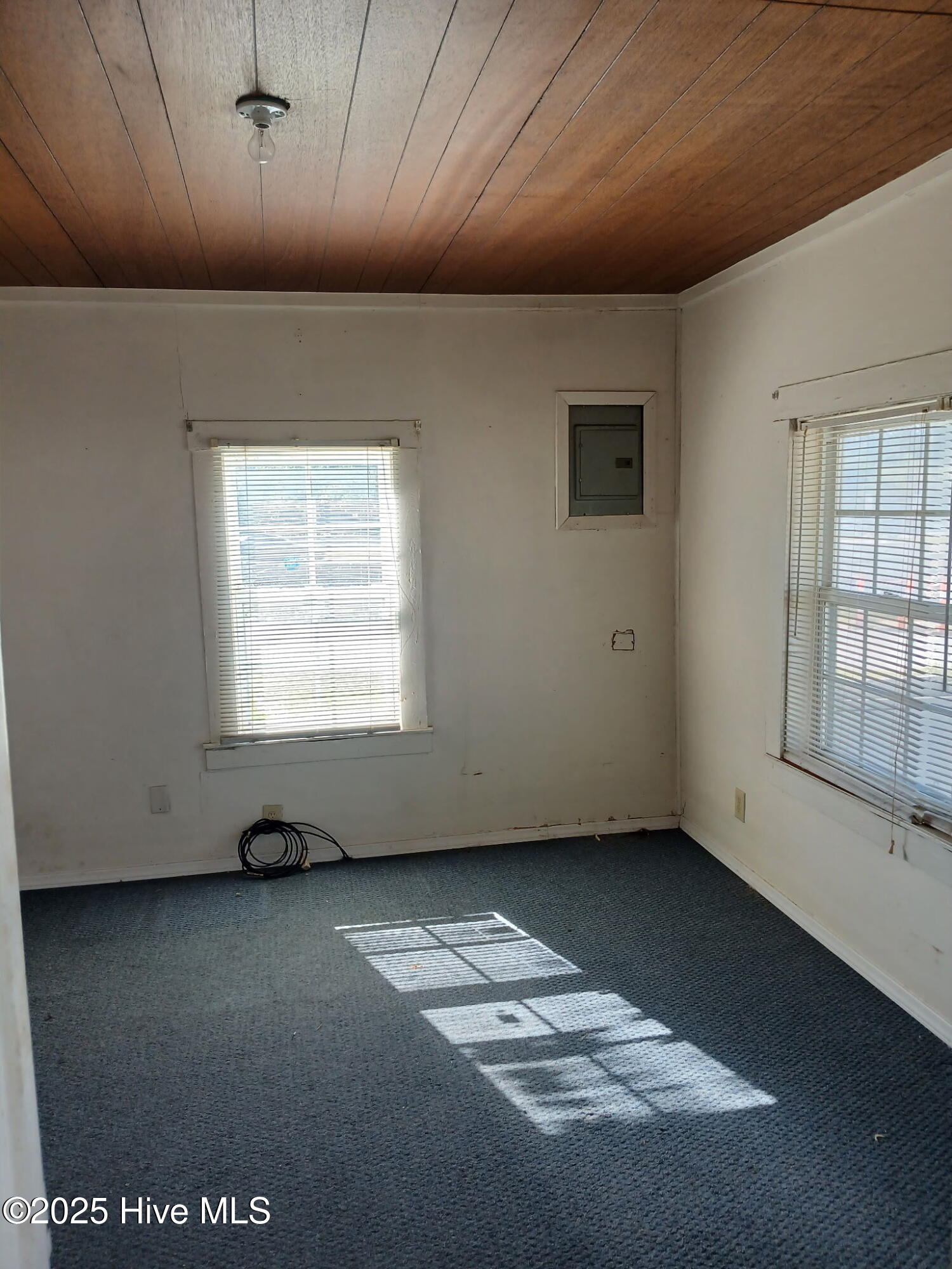 409 Plum Street Property Photo 9