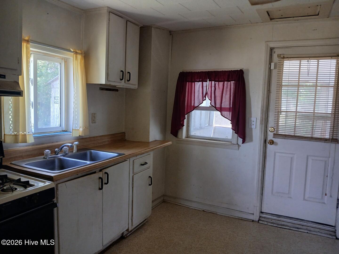 409 Plum Street Property Photo 10