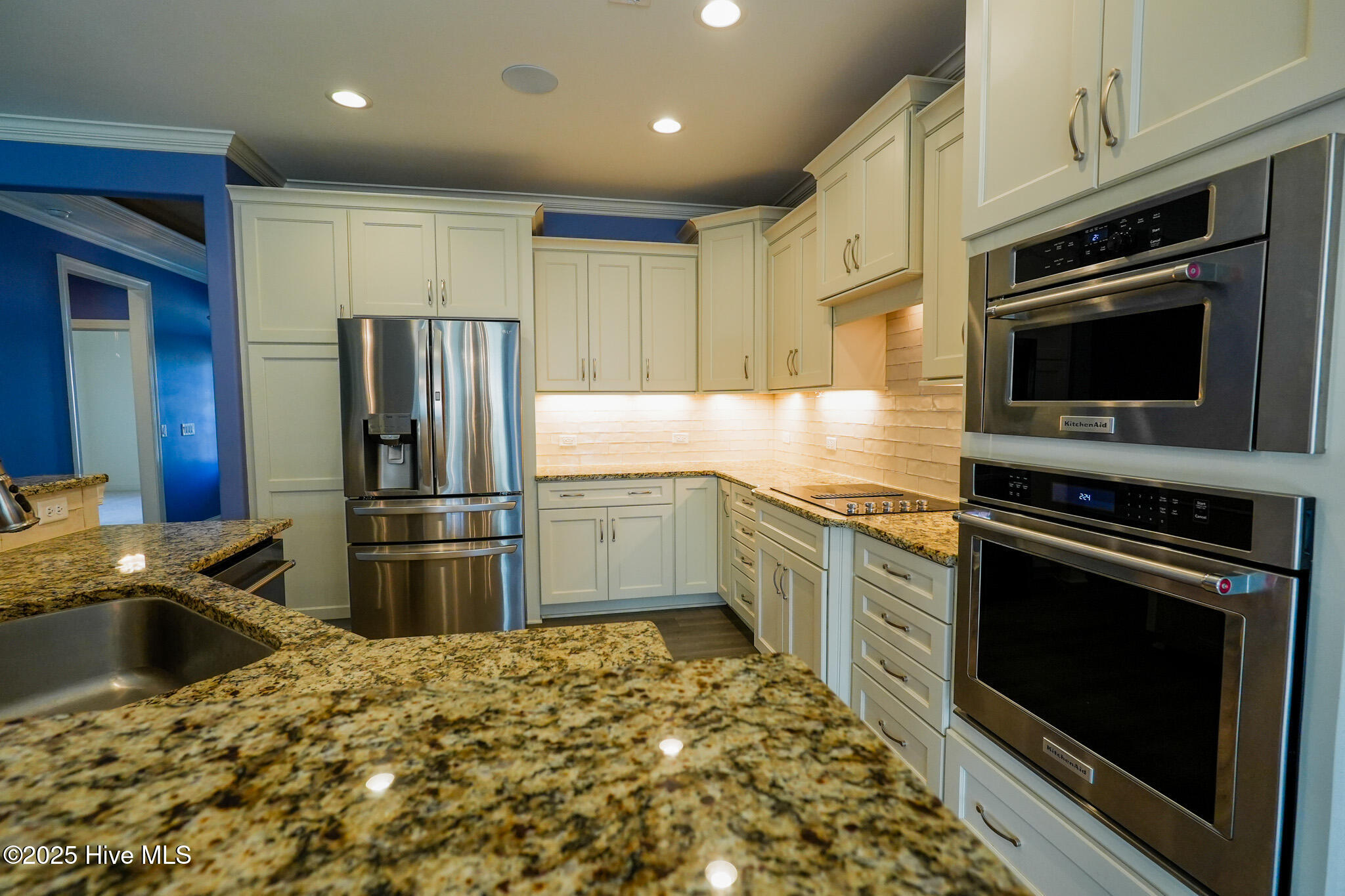 8567 Safflower Way Ne Property Photo 4