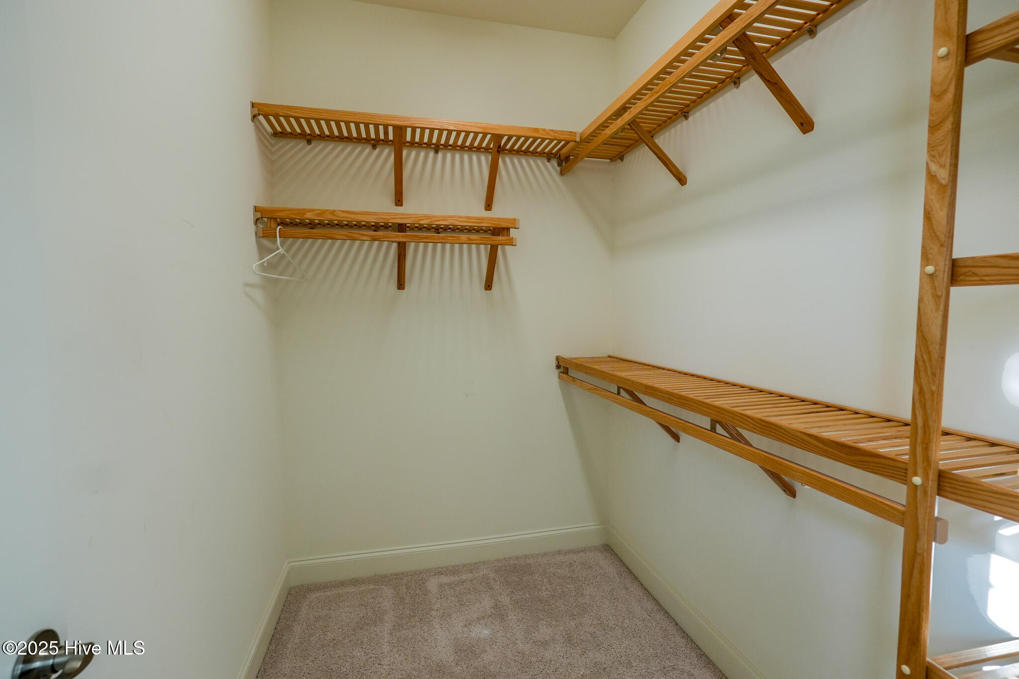 8567 Safflower Way Ne Property Photo 9