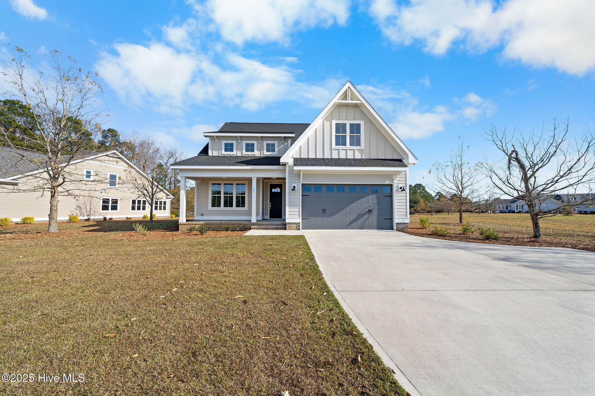 141 Sycamore Lakes Drive Property Photo 4