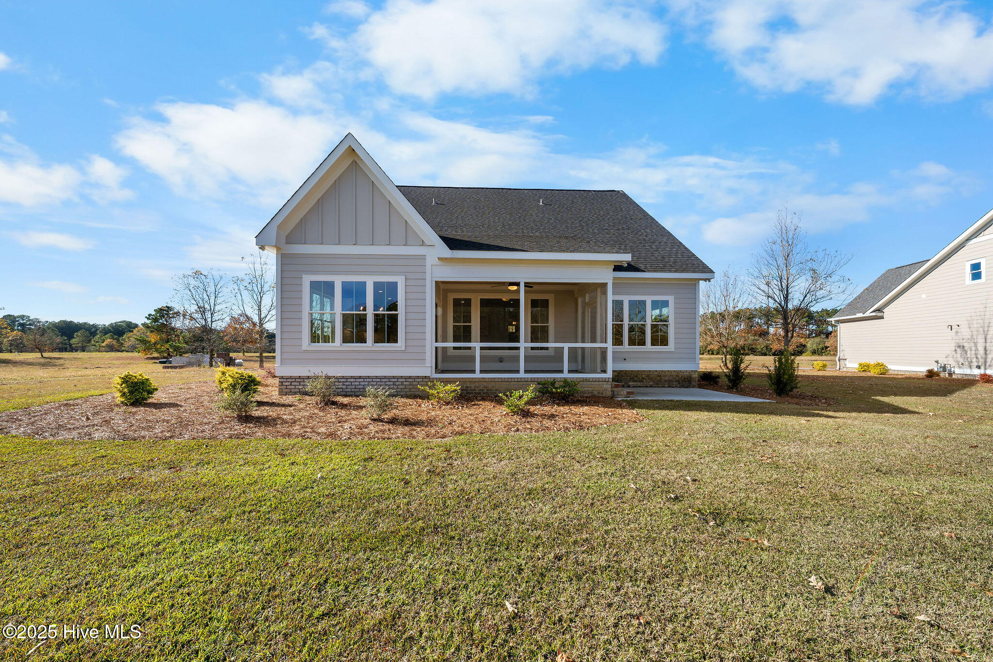 141 Sycamore Lakes Drive Property Photo 9