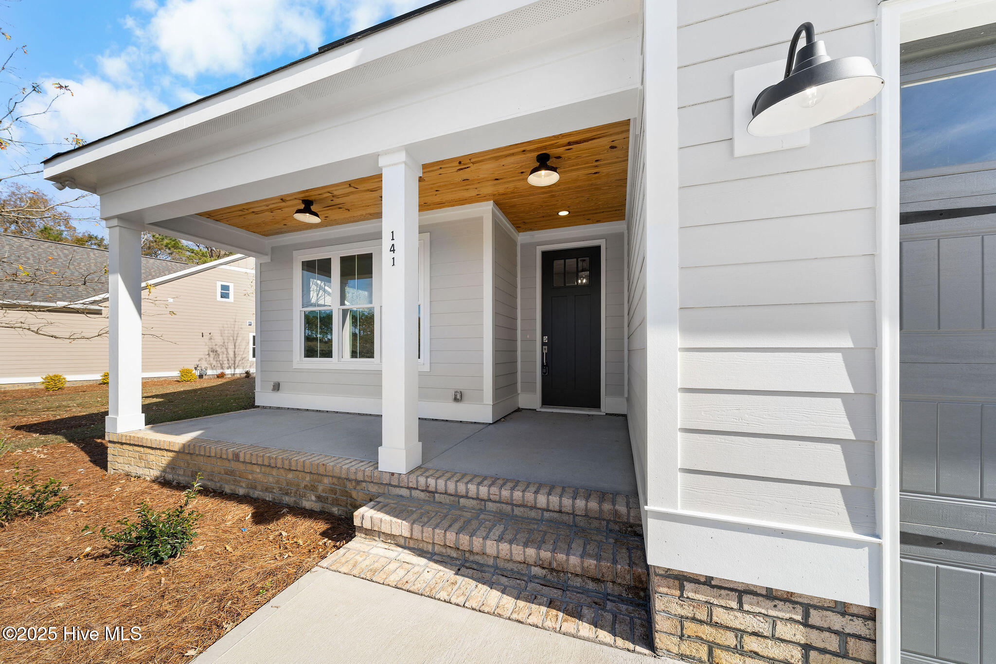 141 Sycamore Lakes Drive Property Photo 12