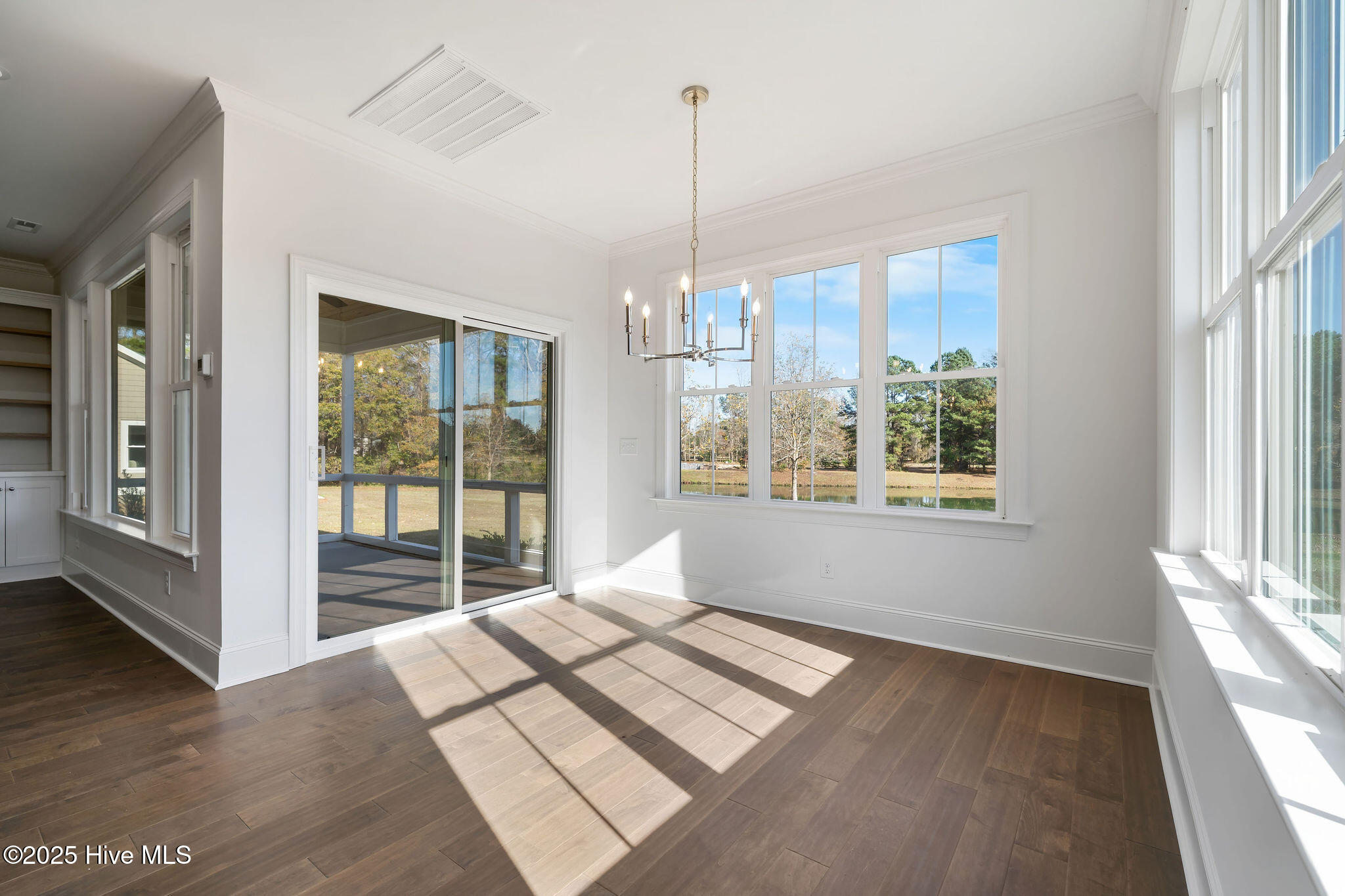 141 Sycamore Lakes Drive Property Photo 28