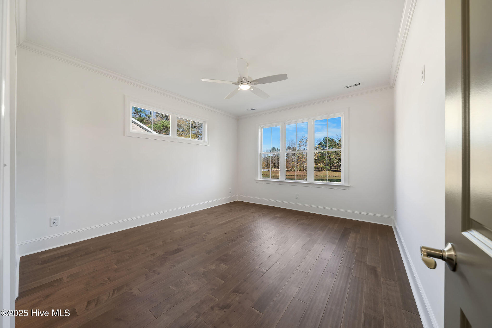141 Sycamore Lakes Drive Property Photo 29