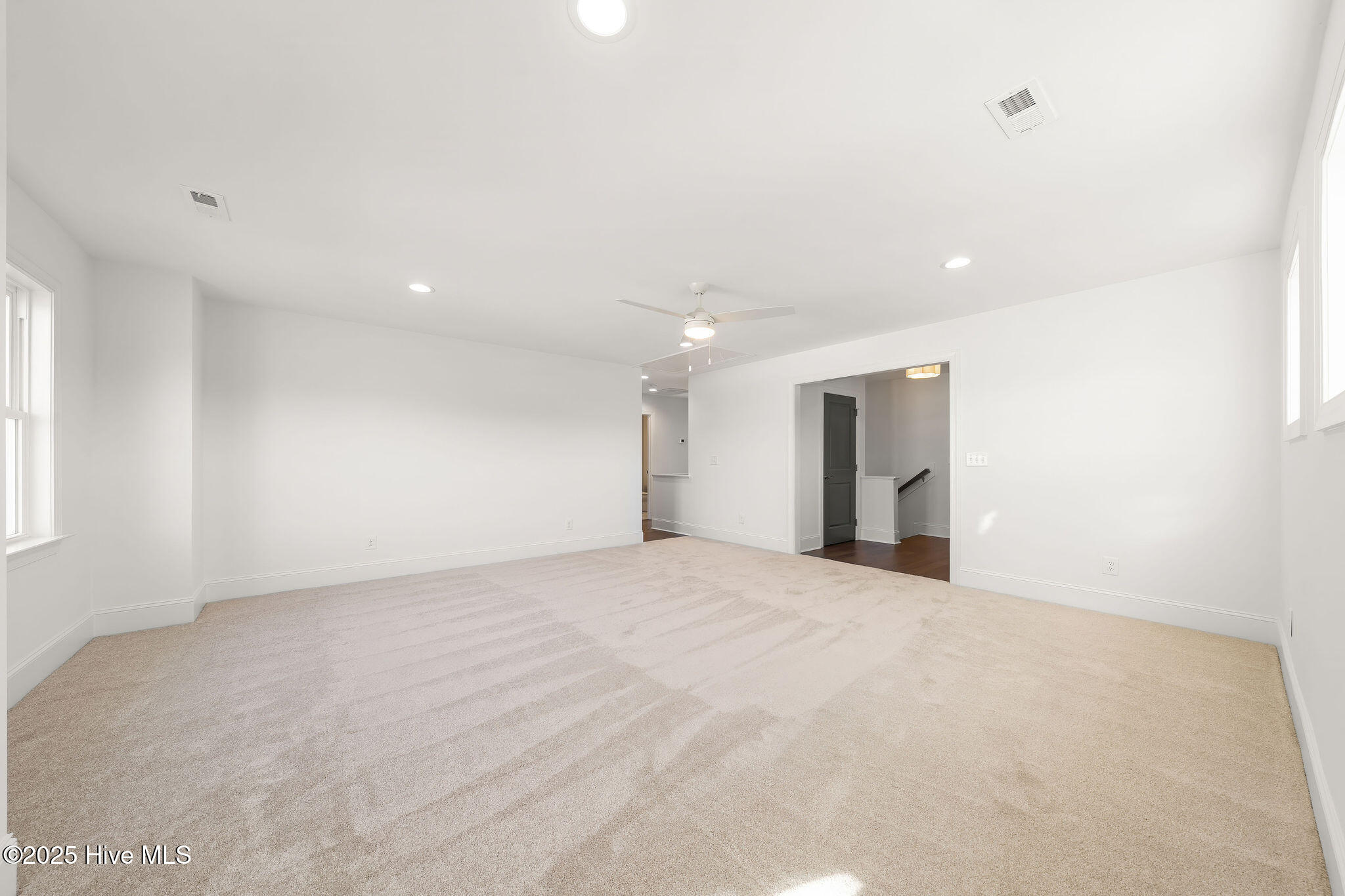 141 Sycamore Lakes Drive Property Photo 37