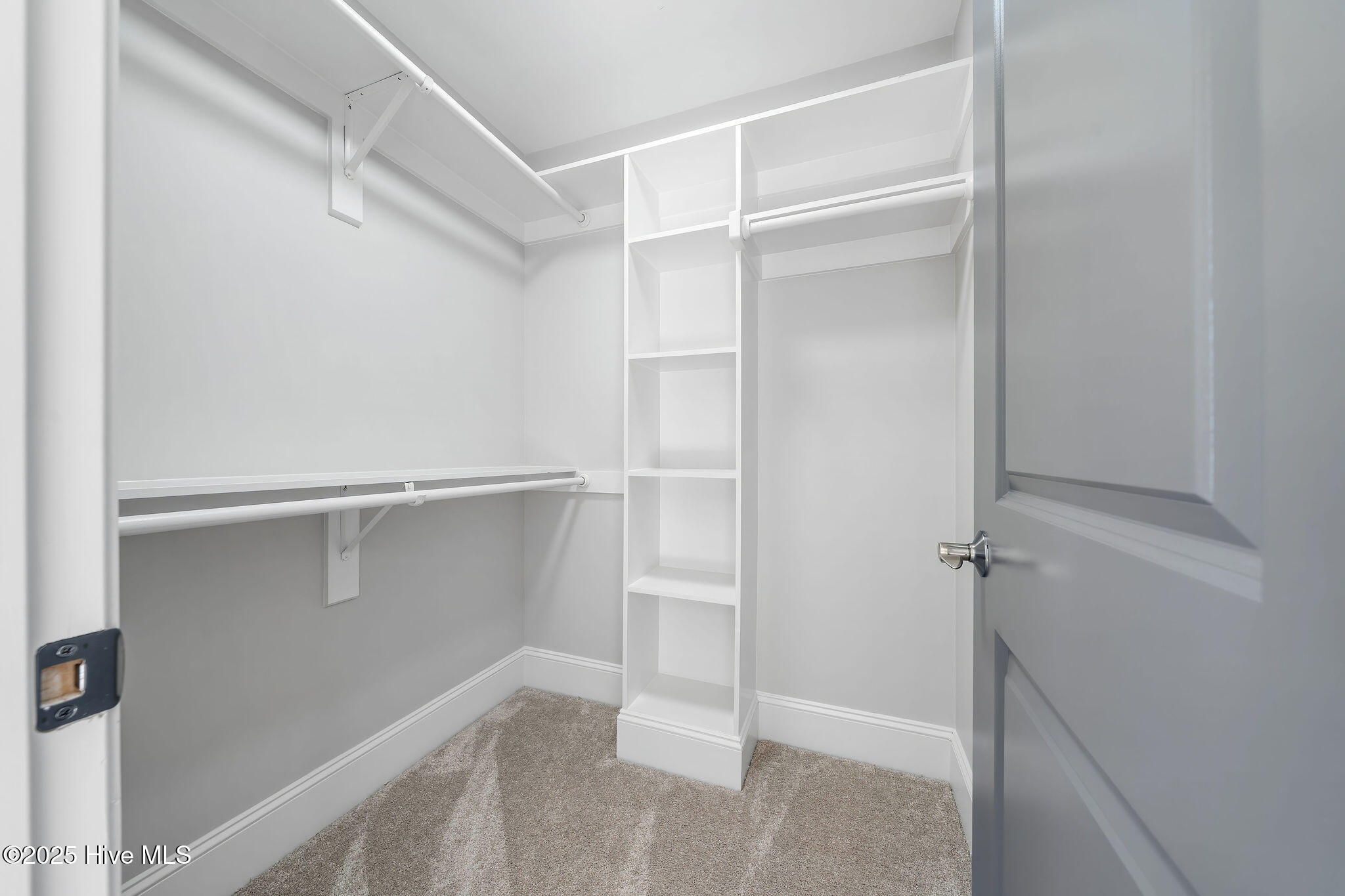 141 Sycamore Lakes Drive Property Photo 40