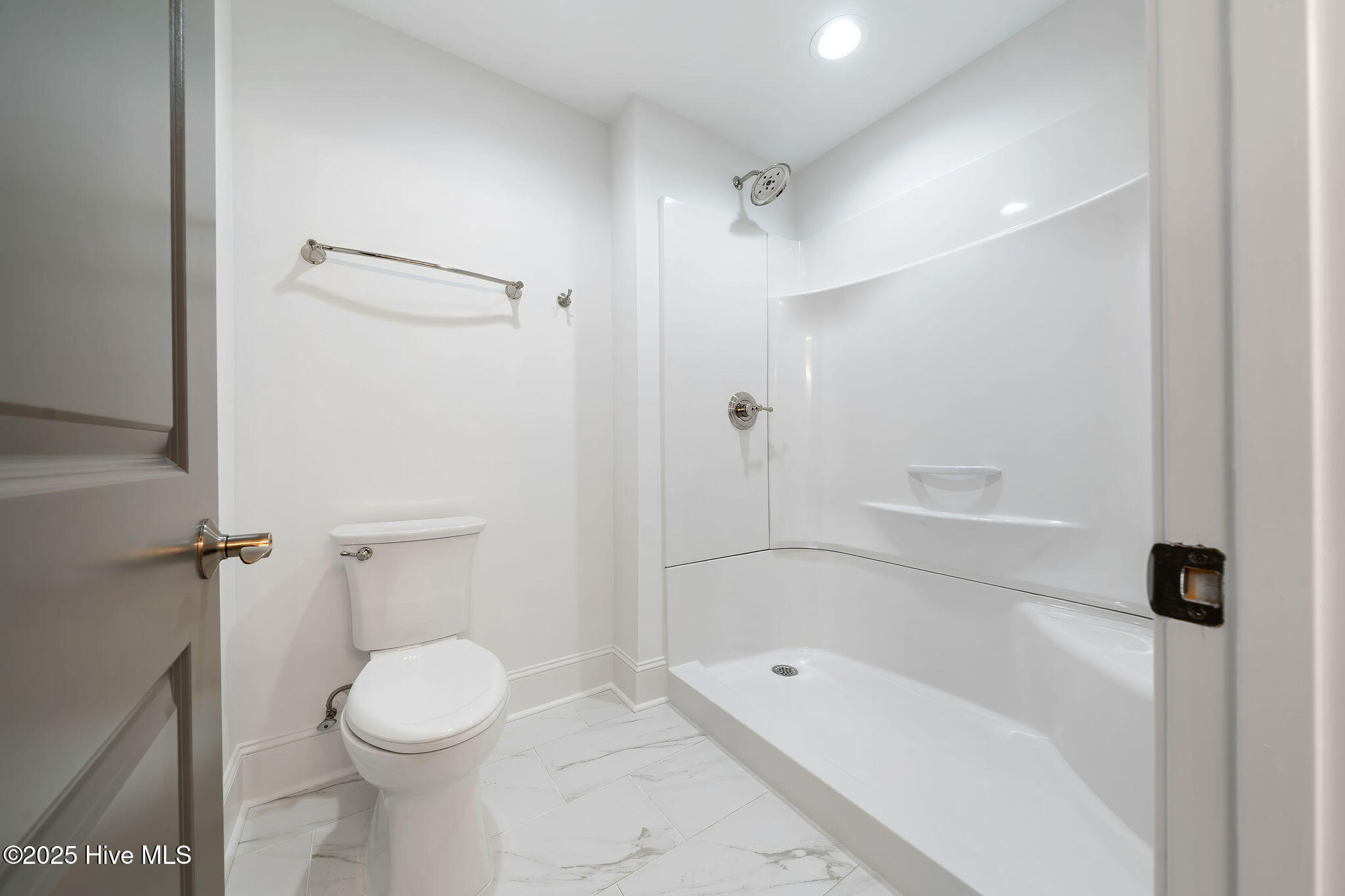 141 Sycamore Lakes Drive Property Photo 43