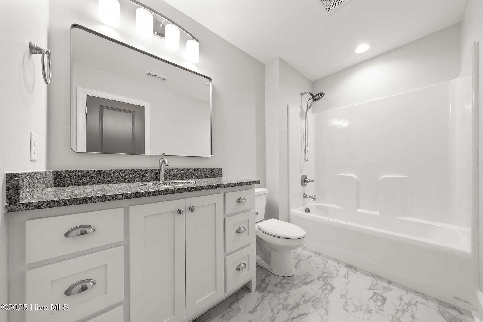 141 Sycamore Lakes Drive Property Photo 45