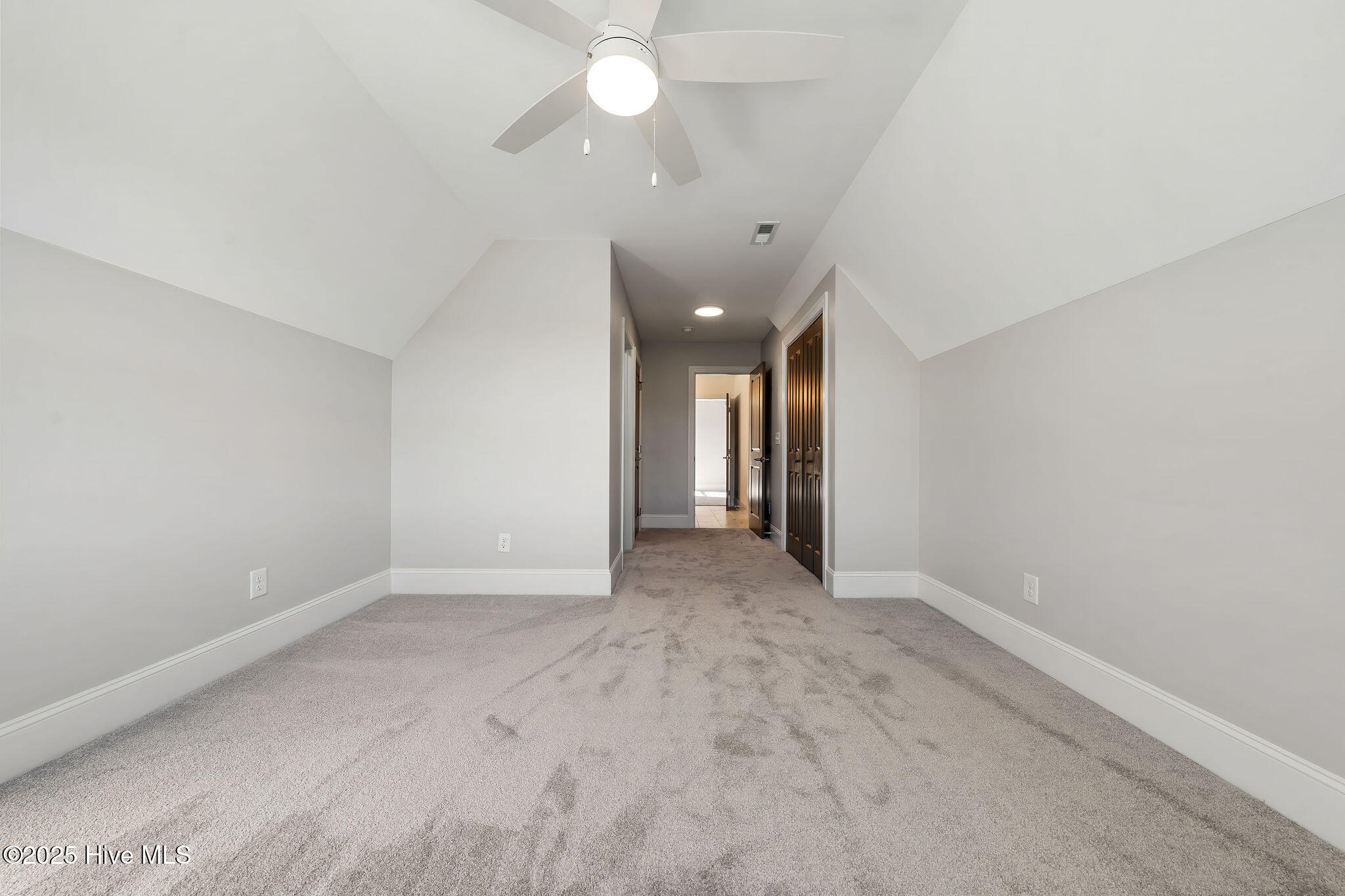 141 Sycamore Lakes Drive Property Photo 49