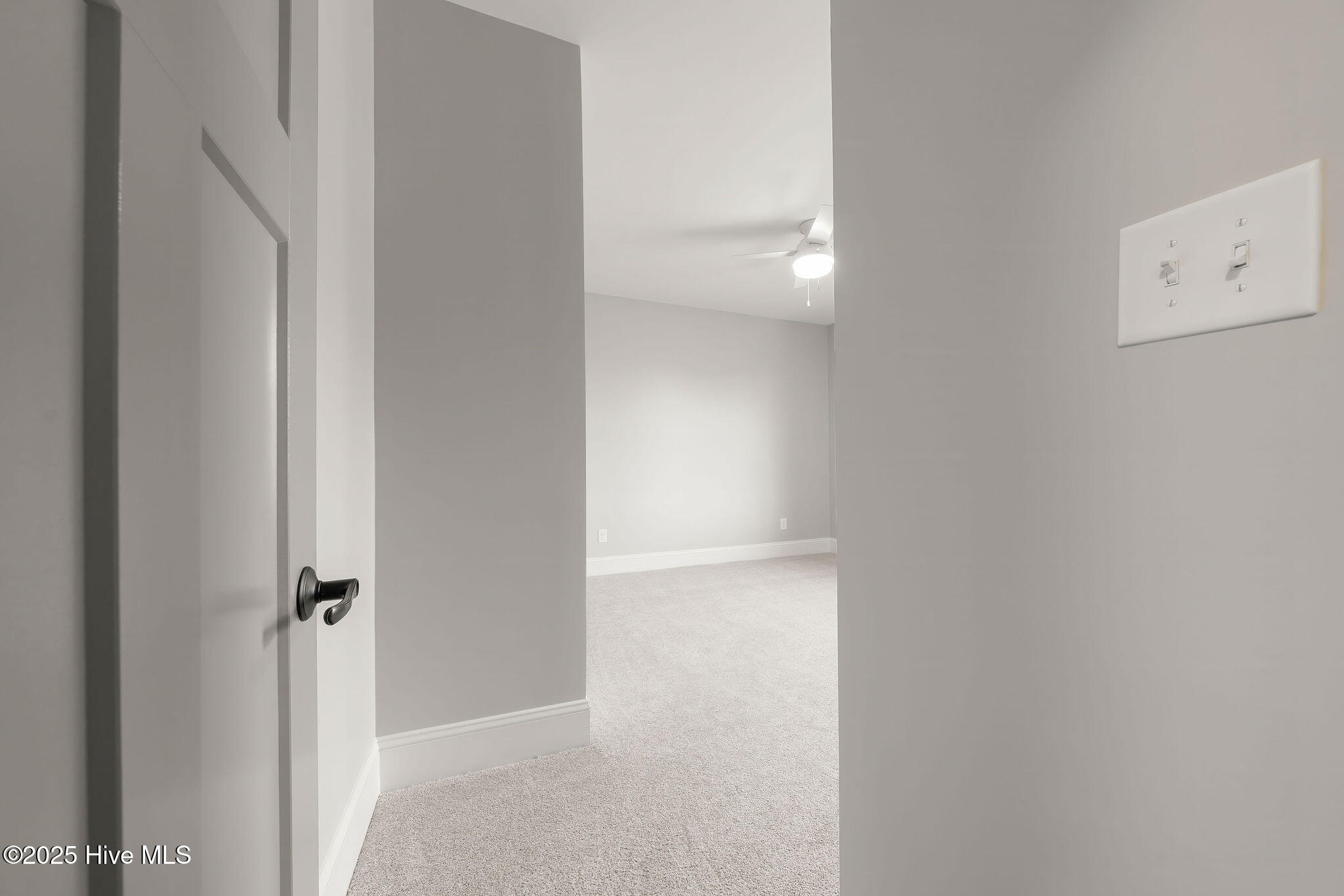 135 Sycamore Lakes Drive Property Photo 36