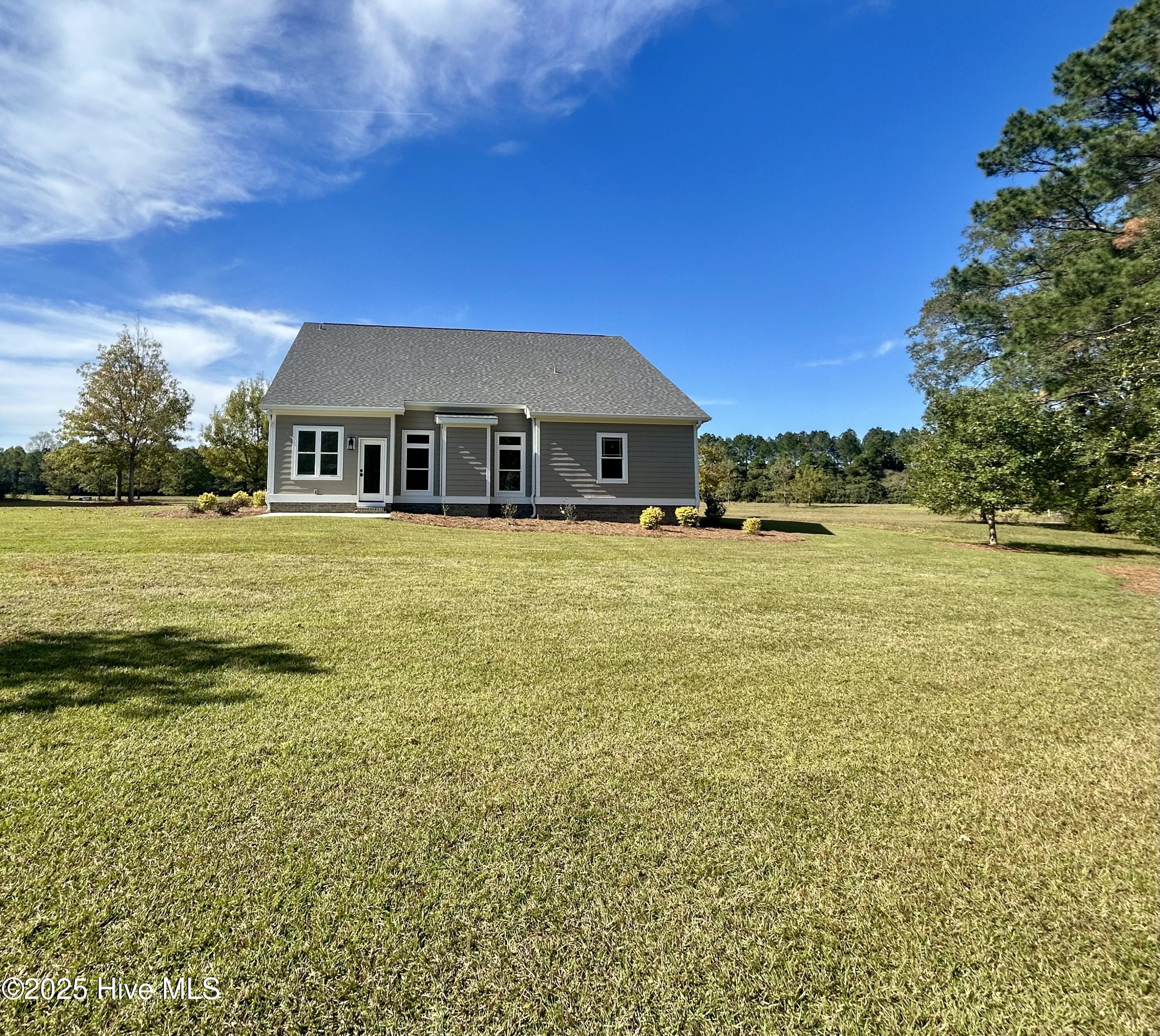 135 Sycamore Lakes Drive Property Photo 46