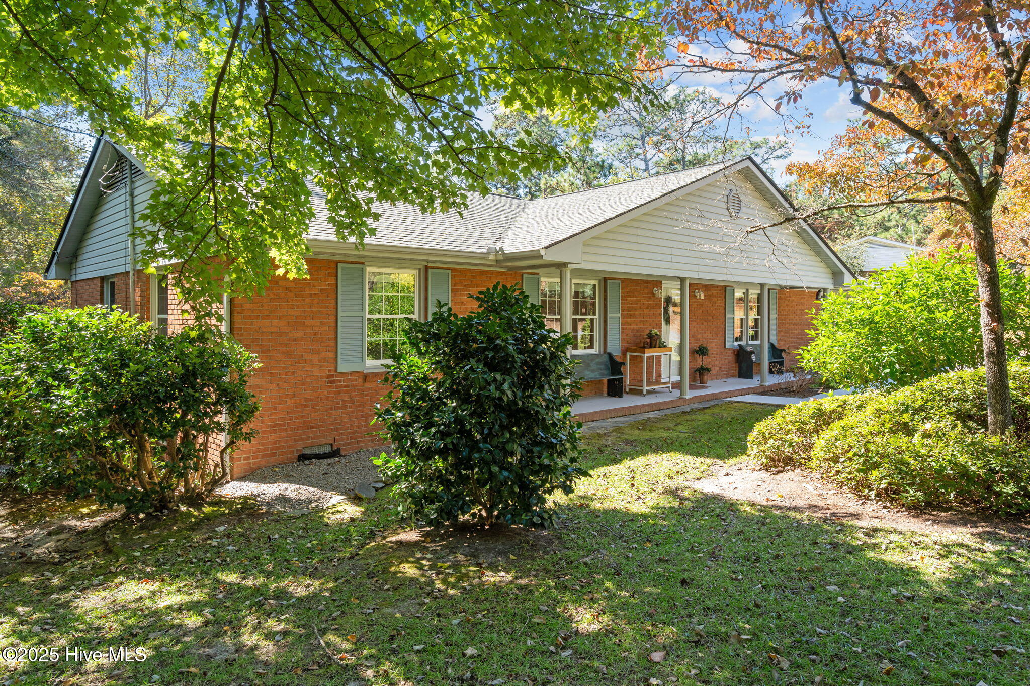 304 Selkirk Trail Property Photo 1