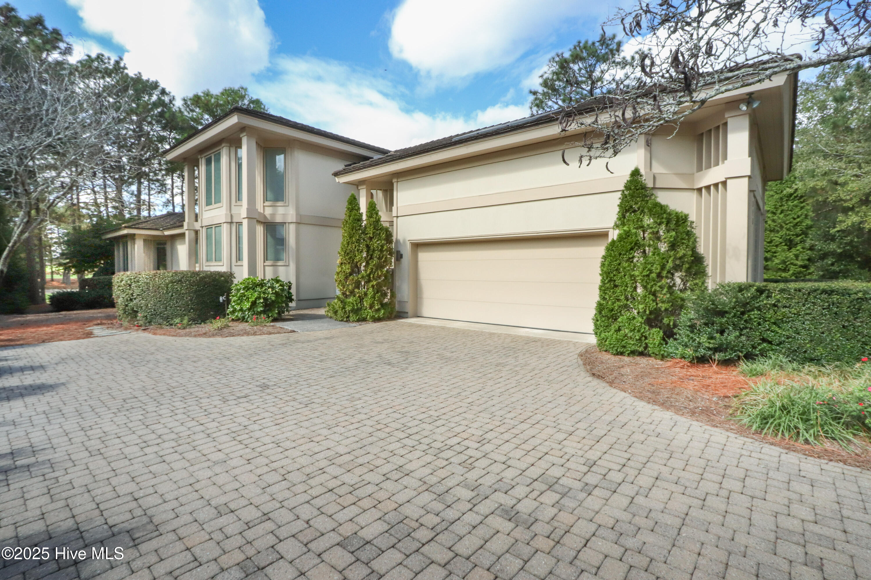310 Inverrary Road Property Photo 8