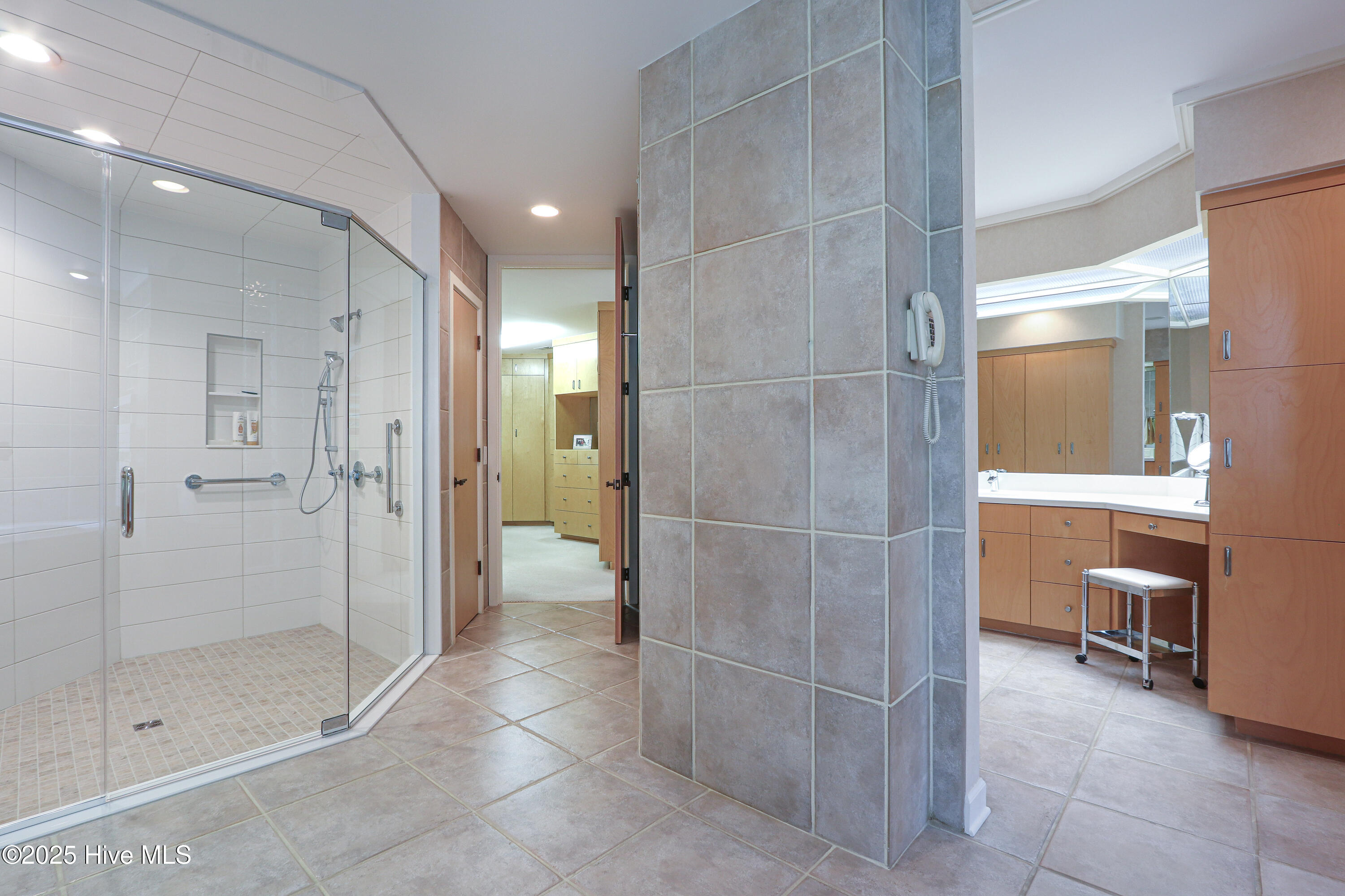 310 Inverrary Road Property Photo 33