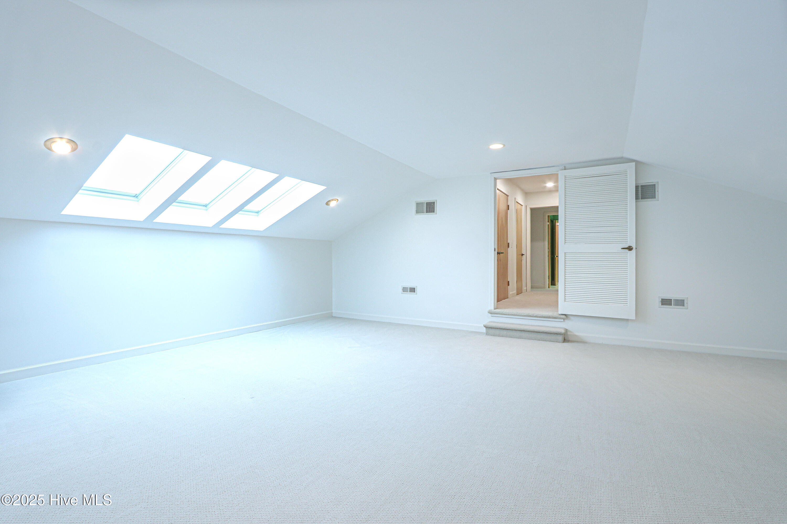 310 Inverrary Road Property Photo 46