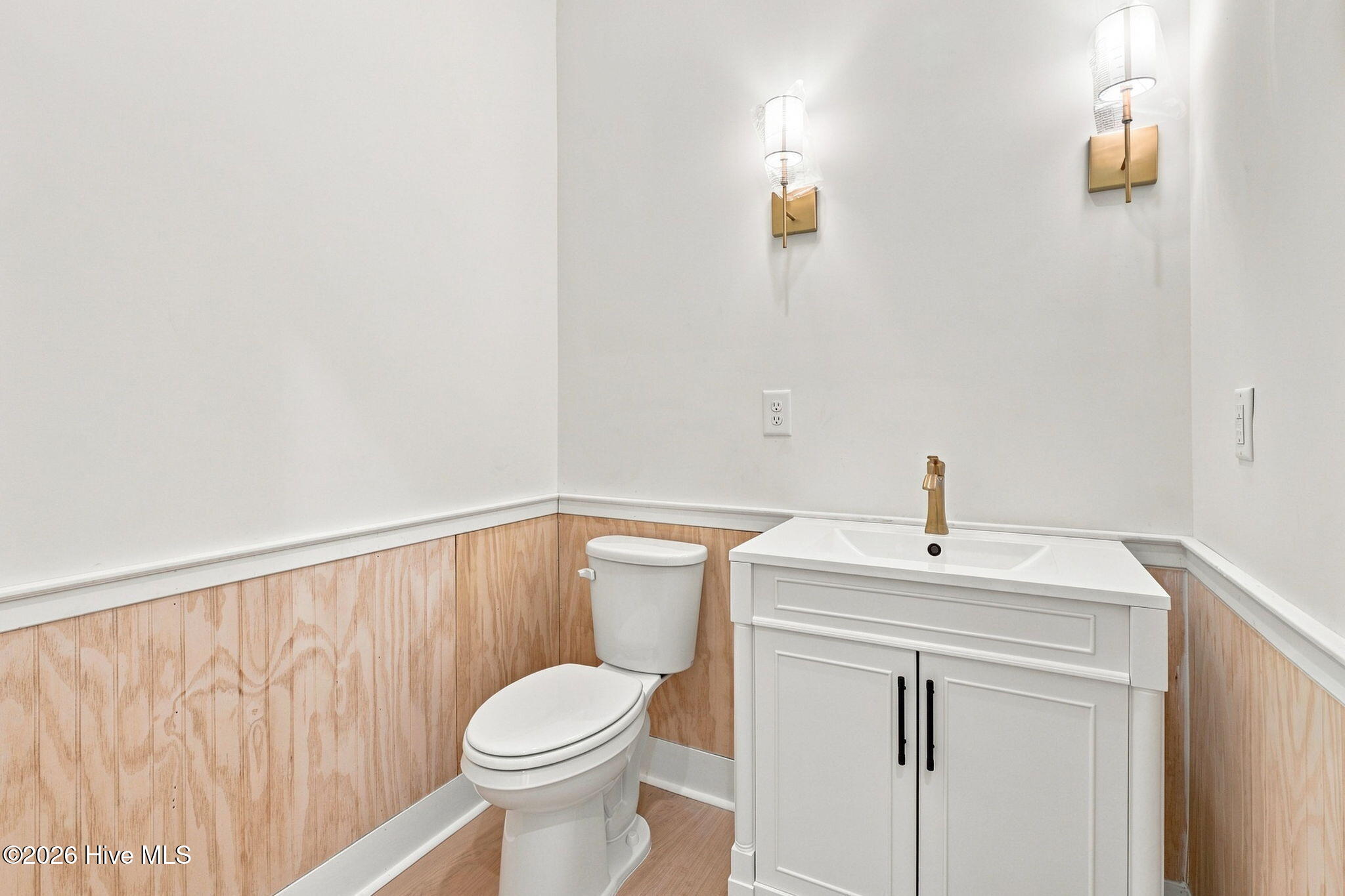 607 Burrington Avenue Property Photo 44