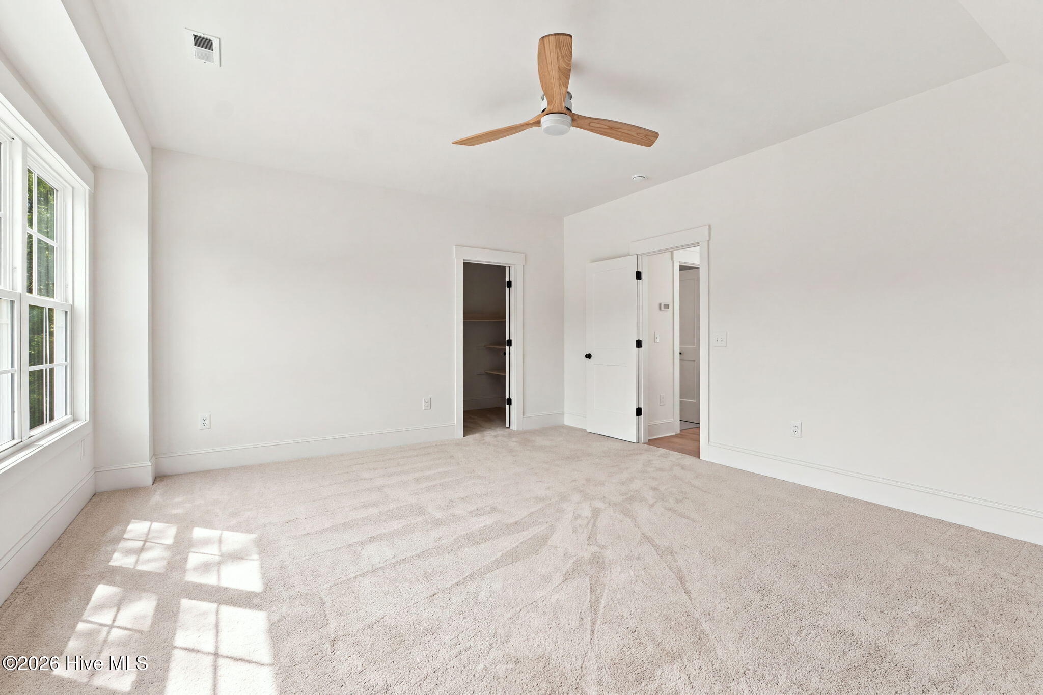 607 Burrington Avenue Property Photo 57