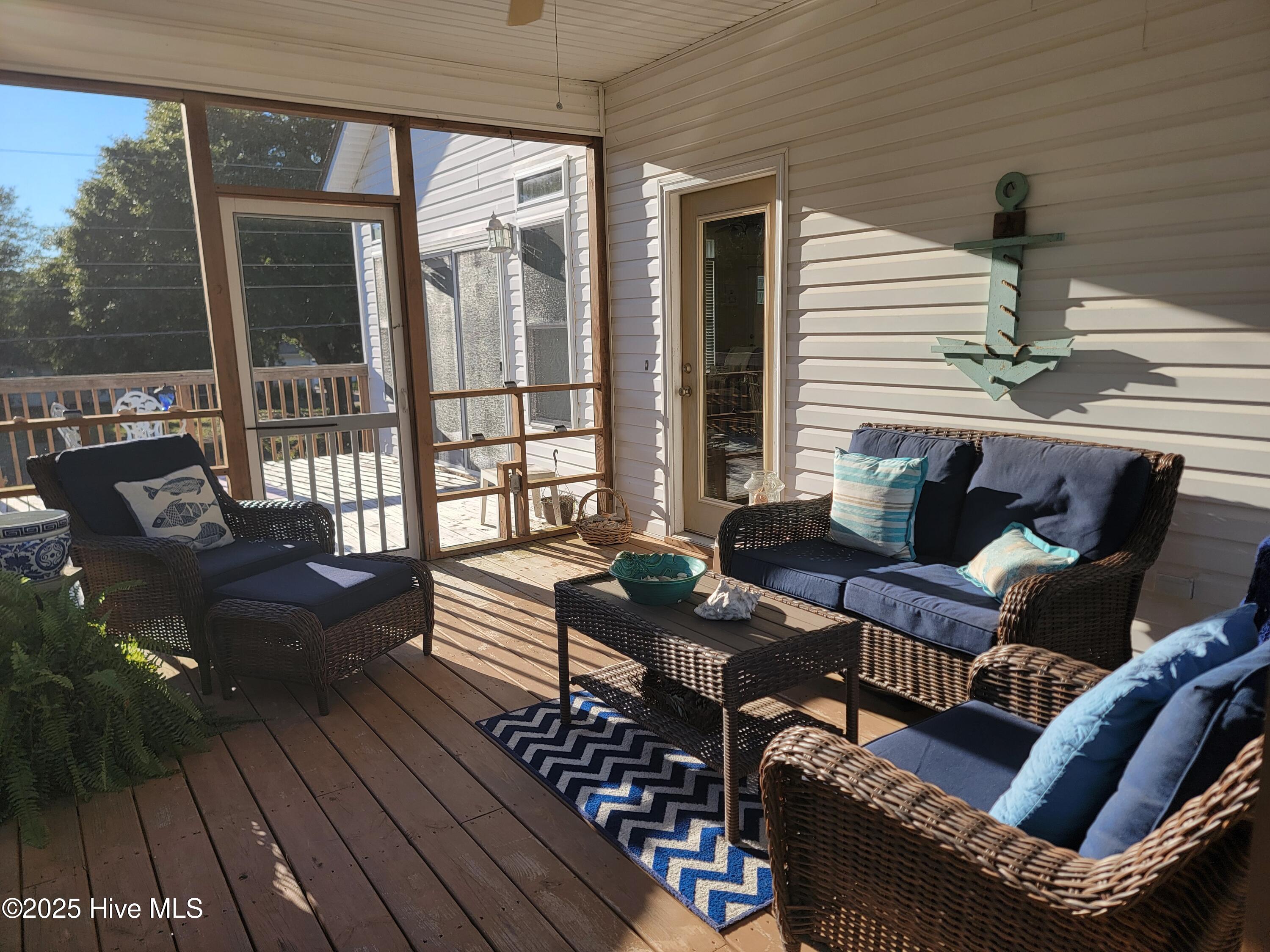 1871 Ocean View Drive Sw Property Photo 9