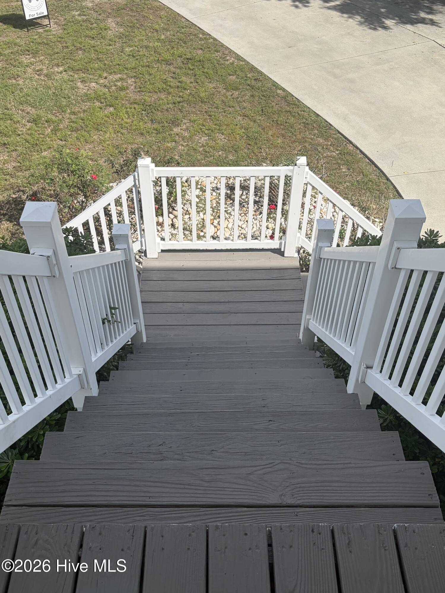 105 Everette Court Property Photo 8